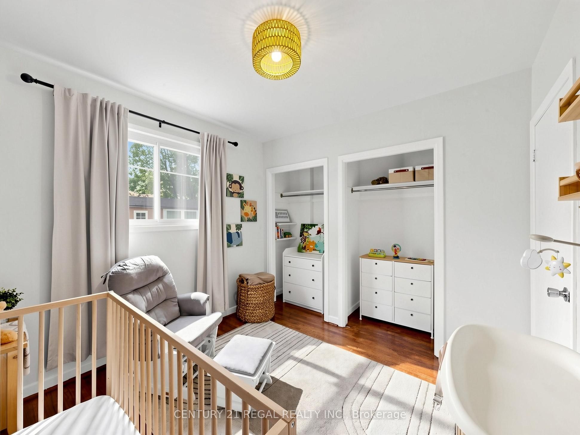 77 Billington Crescent Property Photo 35
