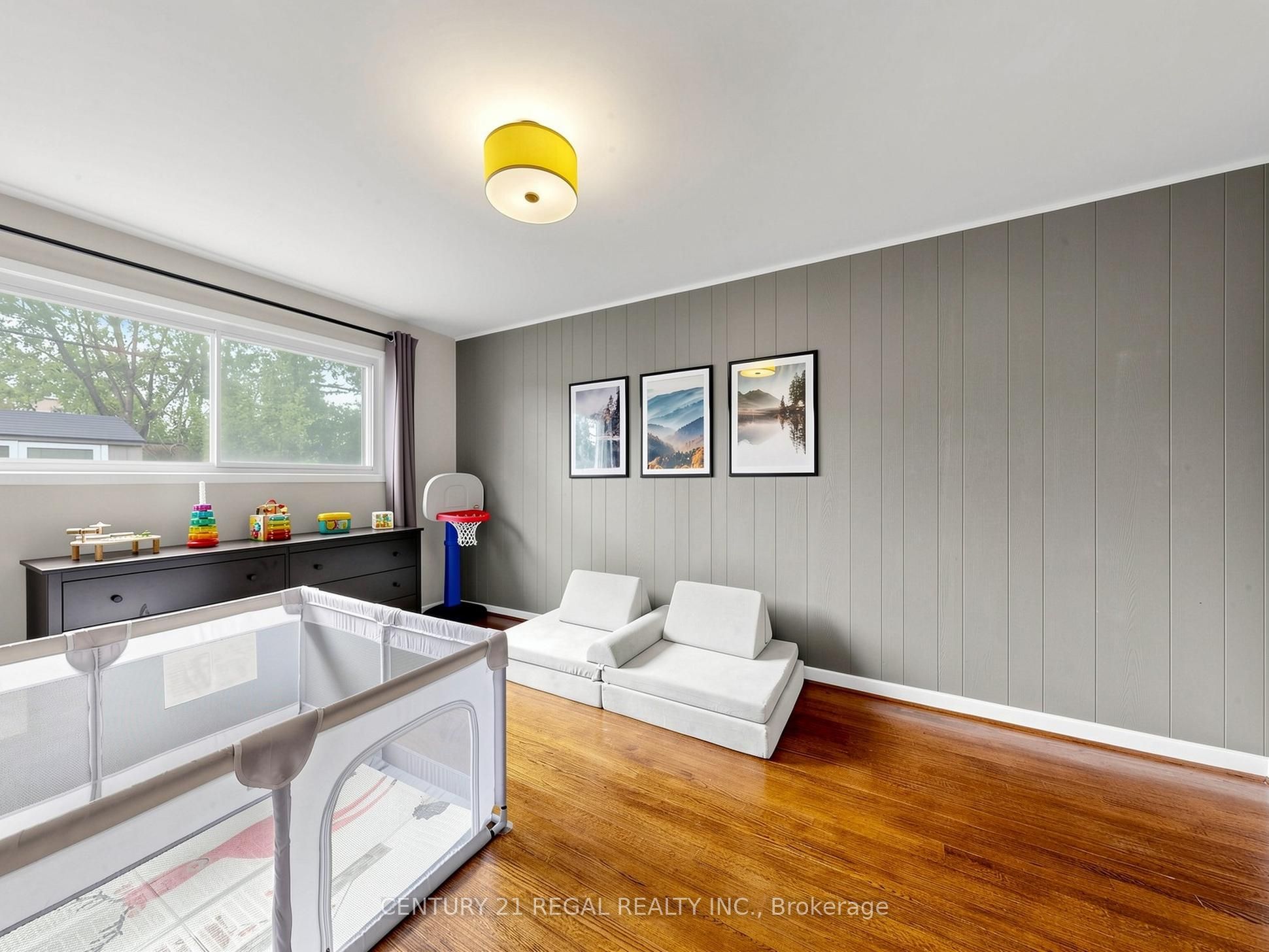 77 Billington Crescent Property Photo 36
