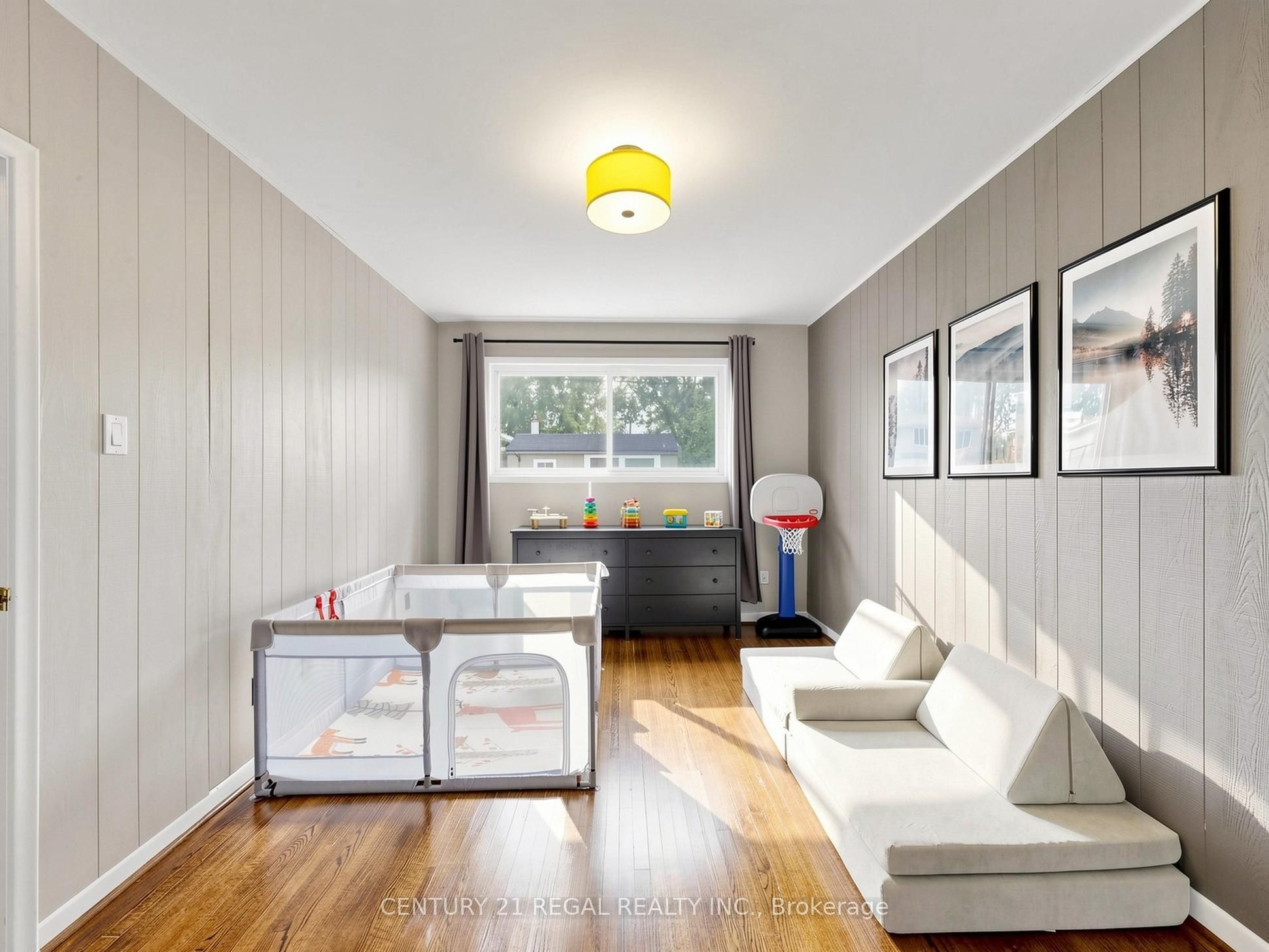 77 Billington Crescent Property Photo 37