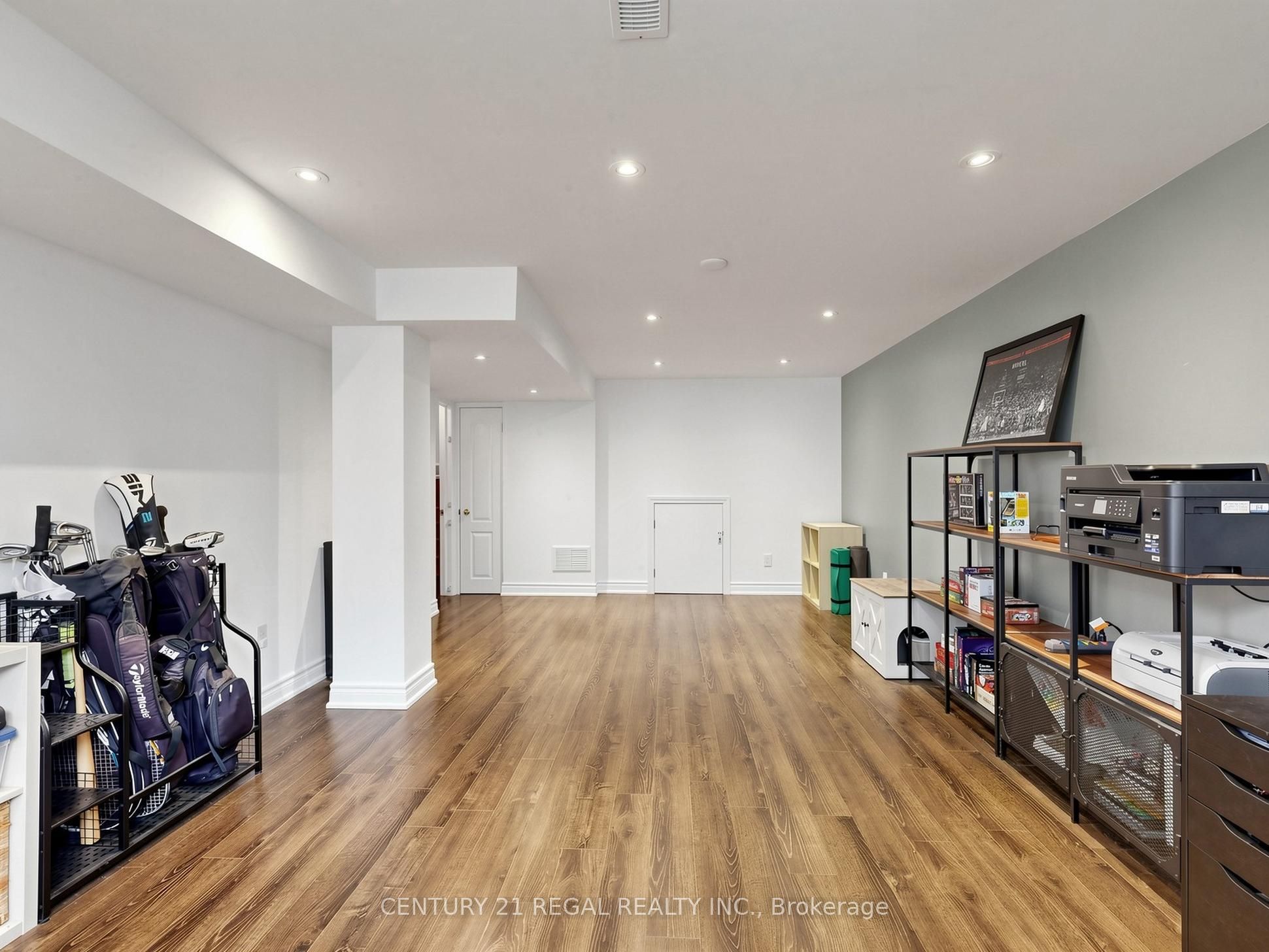 77 Billington Crescent Property Photo 44