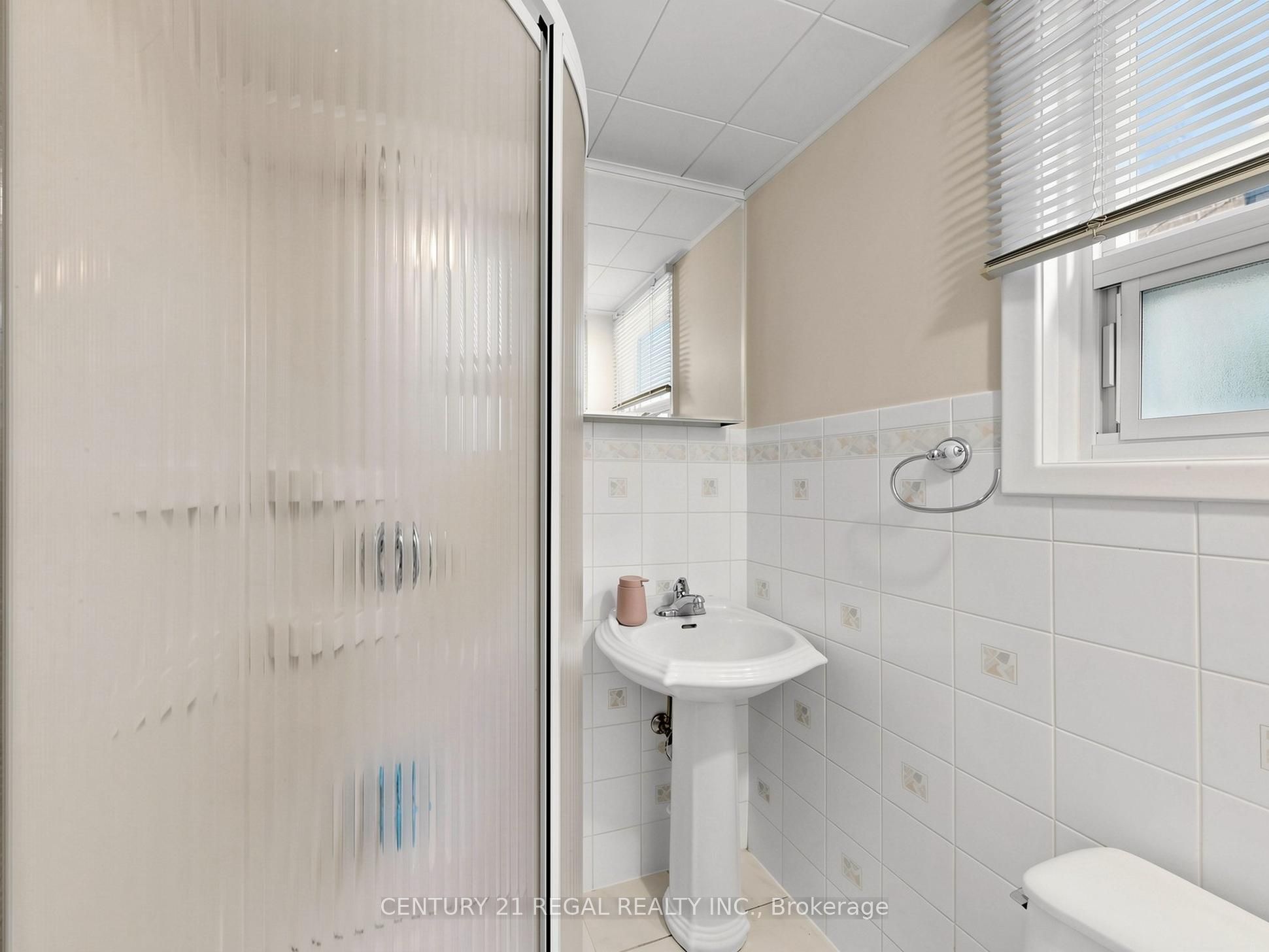 77 Billington Crescent Property Photo 46