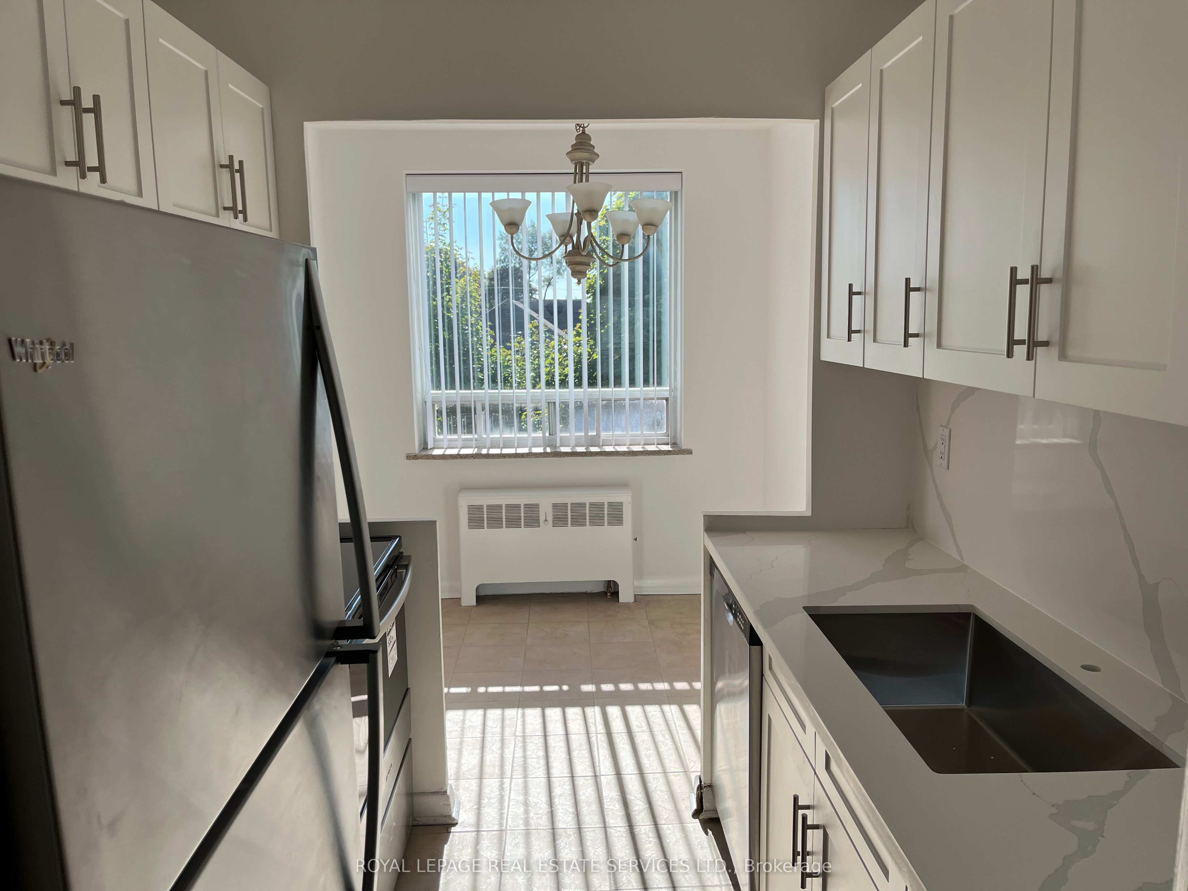 219 Wilson Avenue 403 Property Photo 4