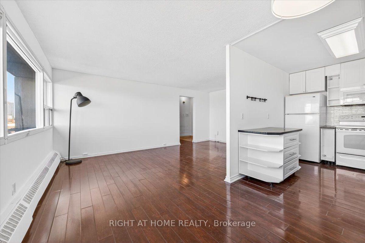 100 Leeward Glenway 708 Property Photo 5