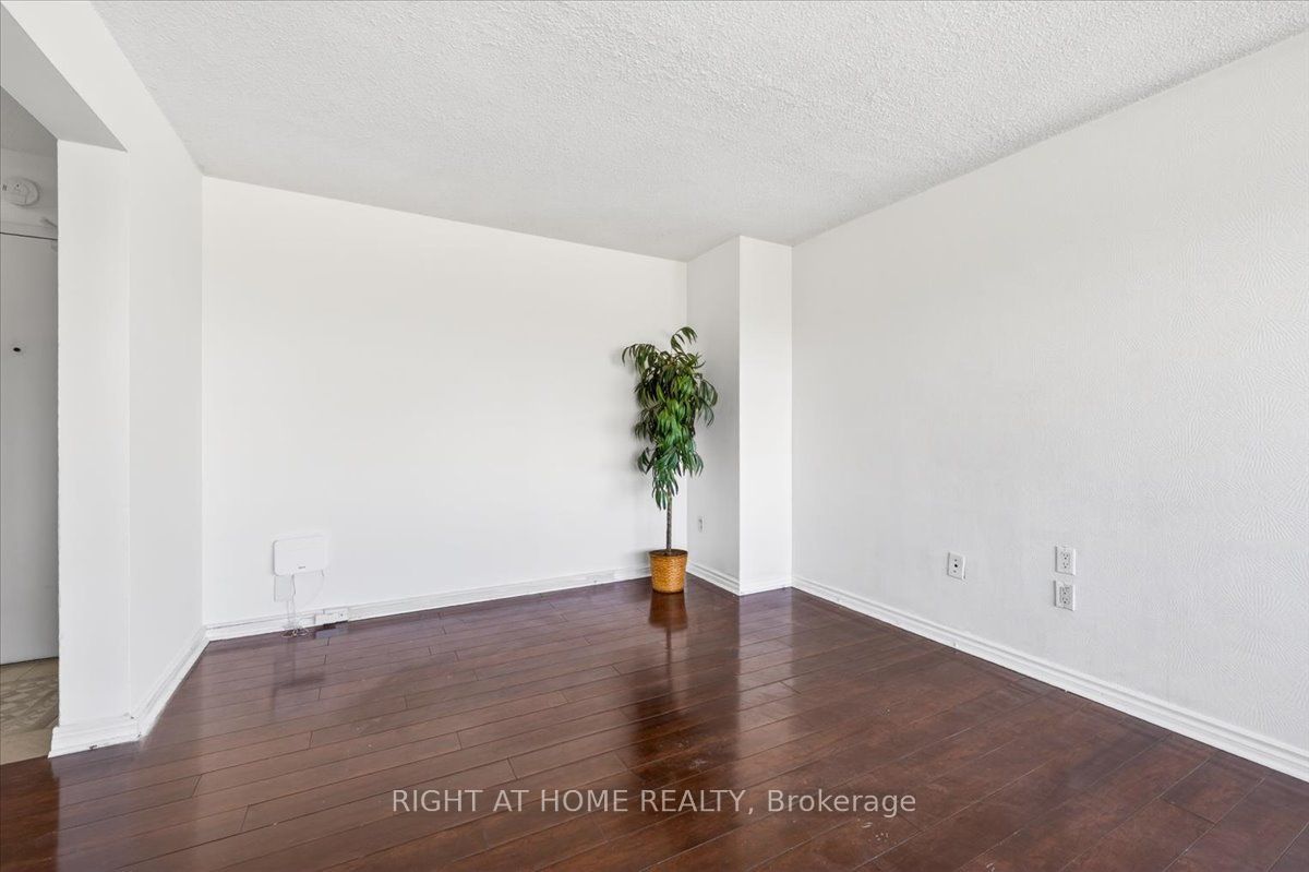 100 Leeward Glenway 708 Property Photo 7