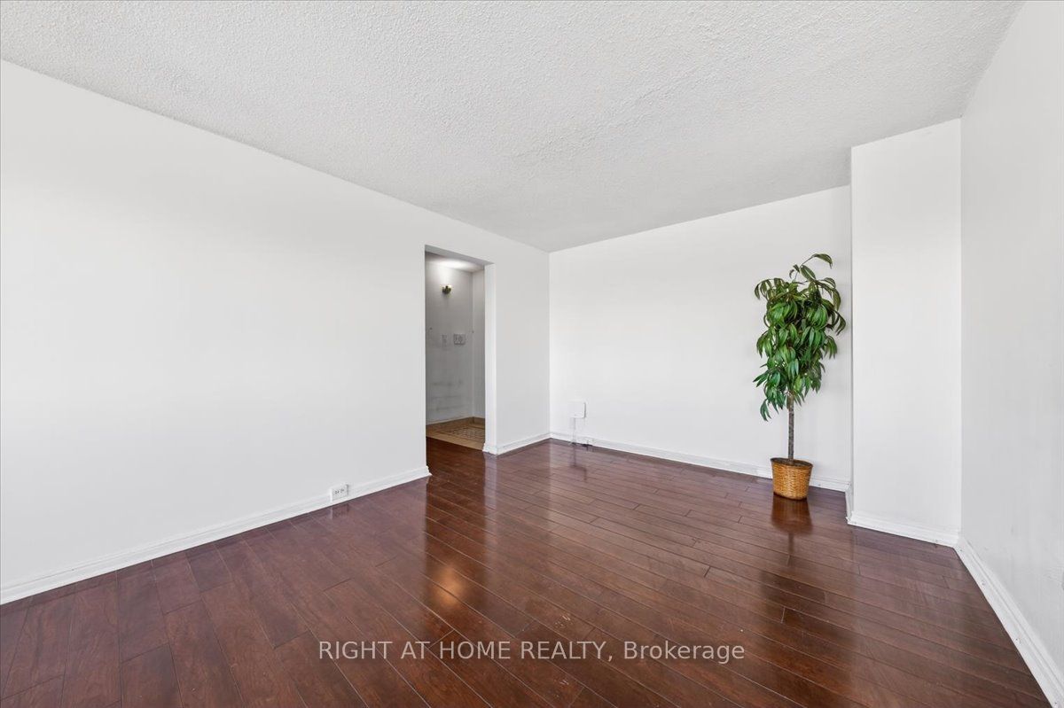 100 Leeward Glenway 708 Property Photo 8