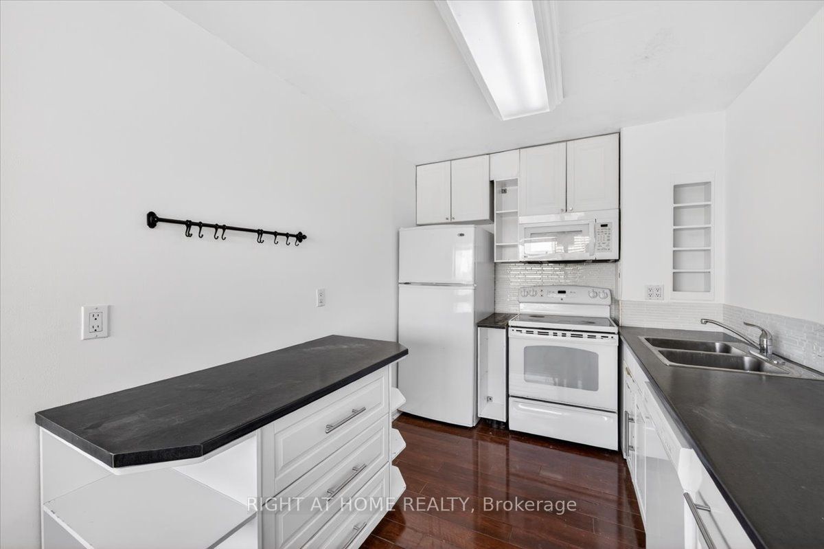 100 Leeward Glenway 708 Property Photo 14