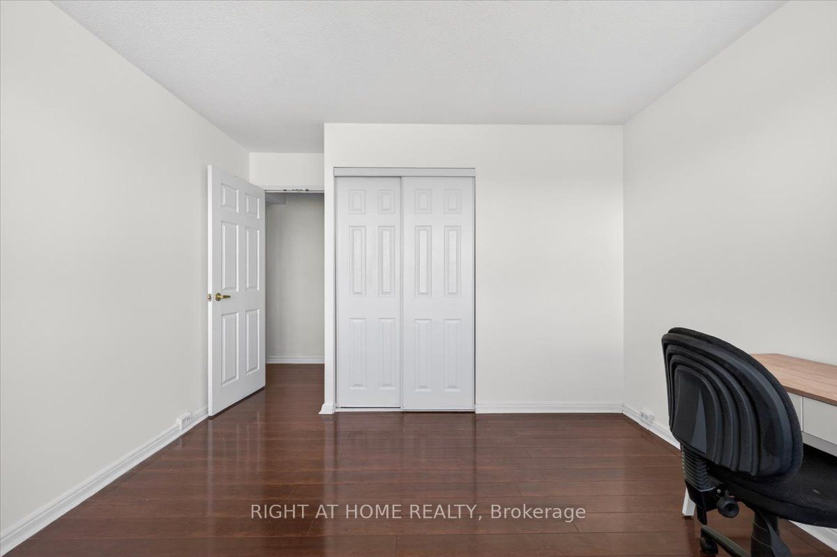 100 Leeward Glenway 708 Property Photo 23