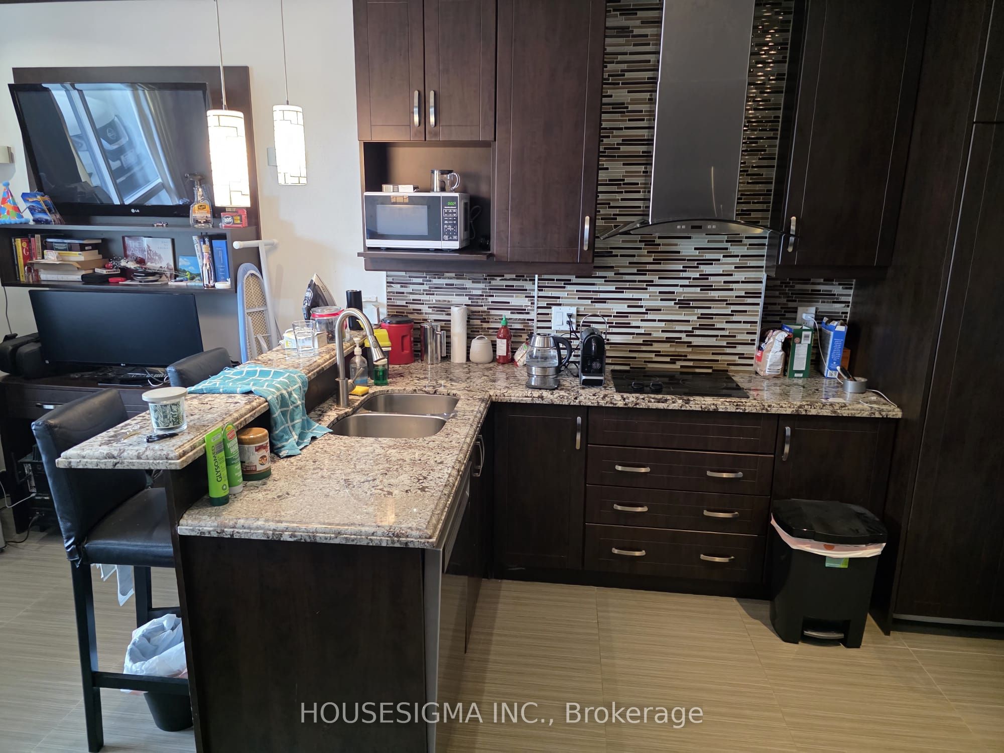 1 Hycrest Avenue 101 Property Photo 10