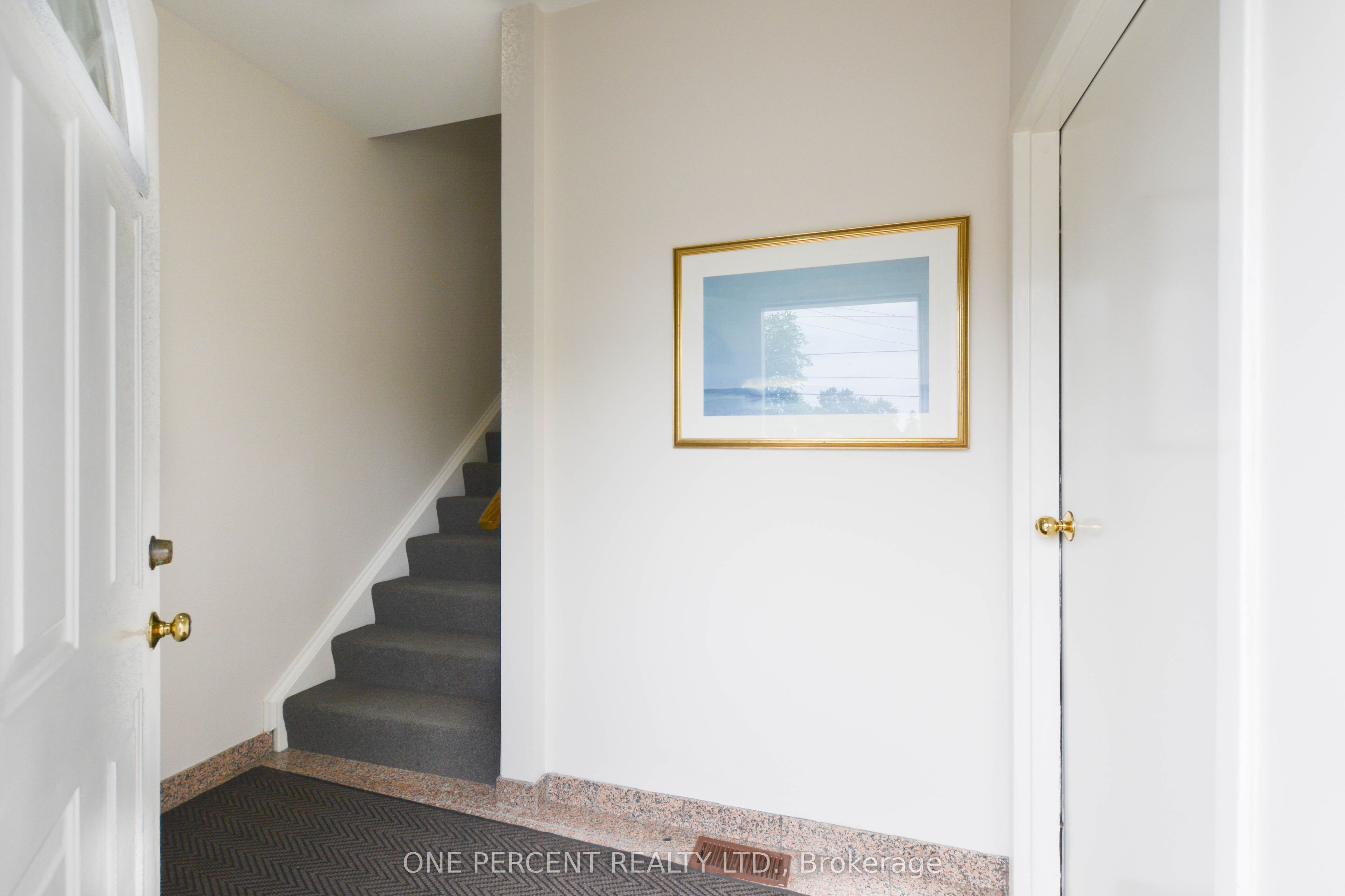 204 Sheppard Avenue W Property Photo 4