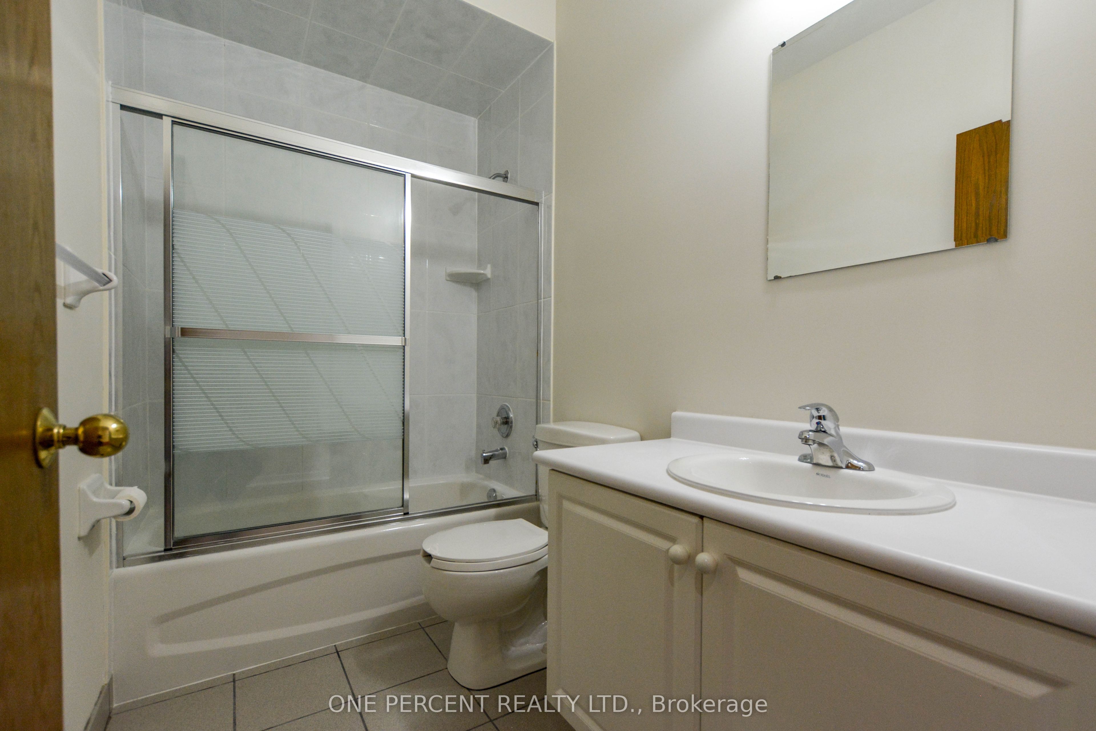 204 Sheppard Avenue W Property Photo 11