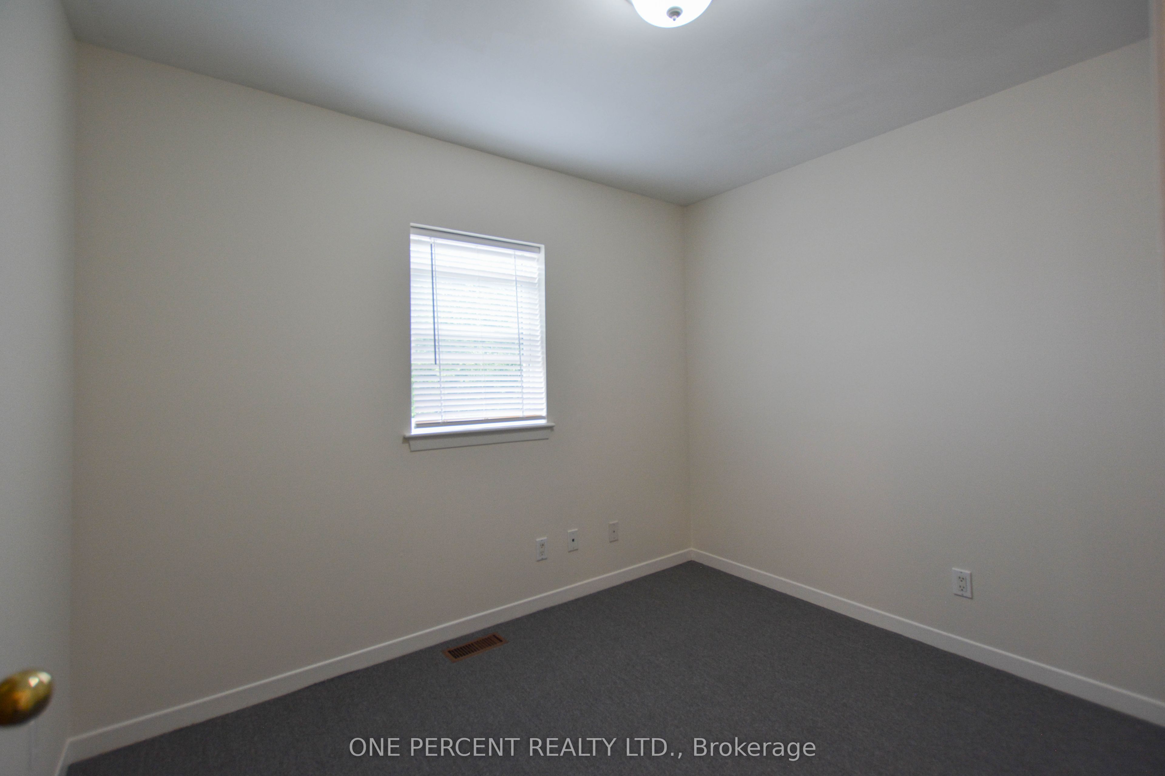 204 Sheppard Avenue W Property Photo 28