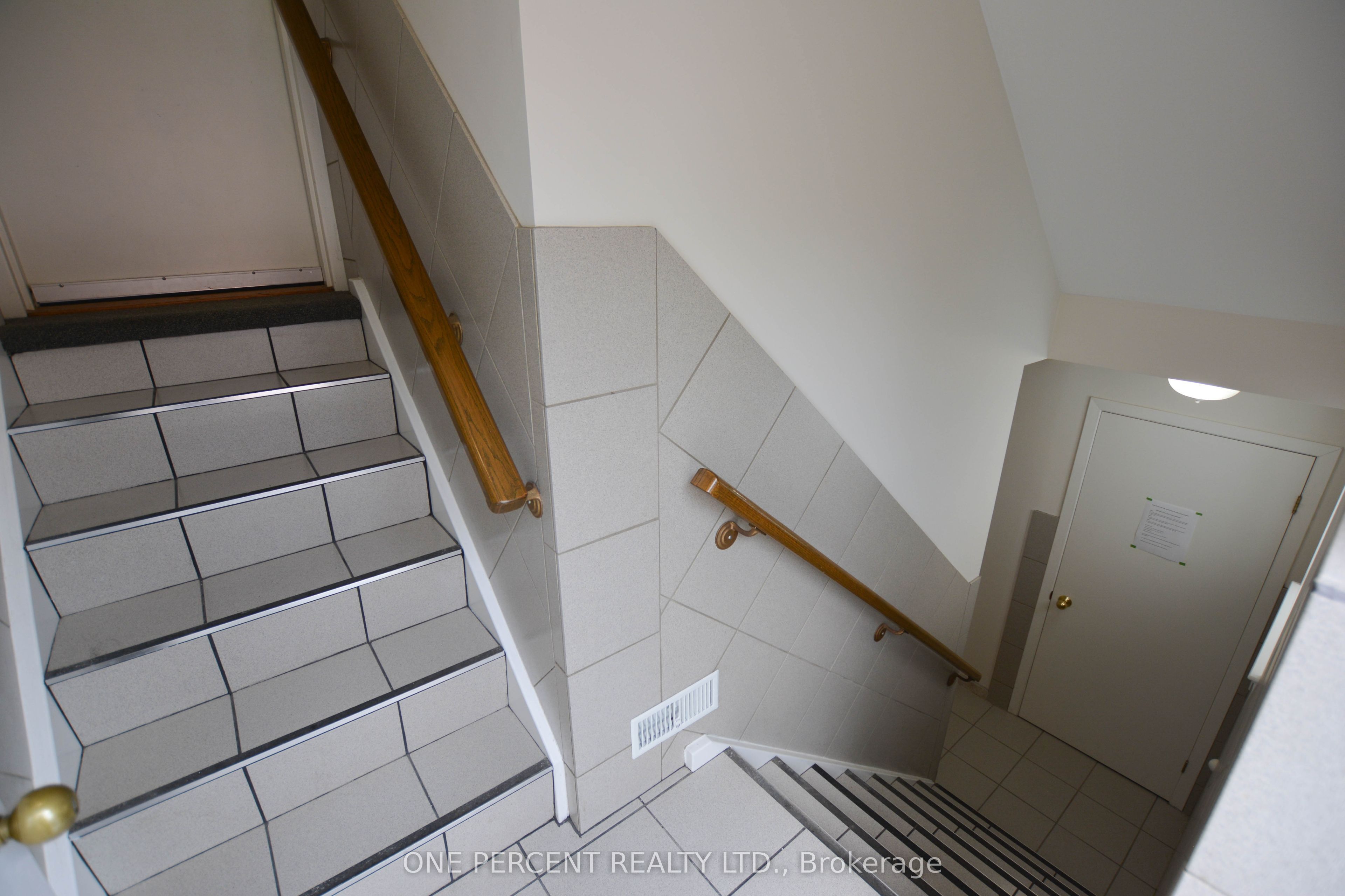 204 Sheppard Avenue W Property Photo 32