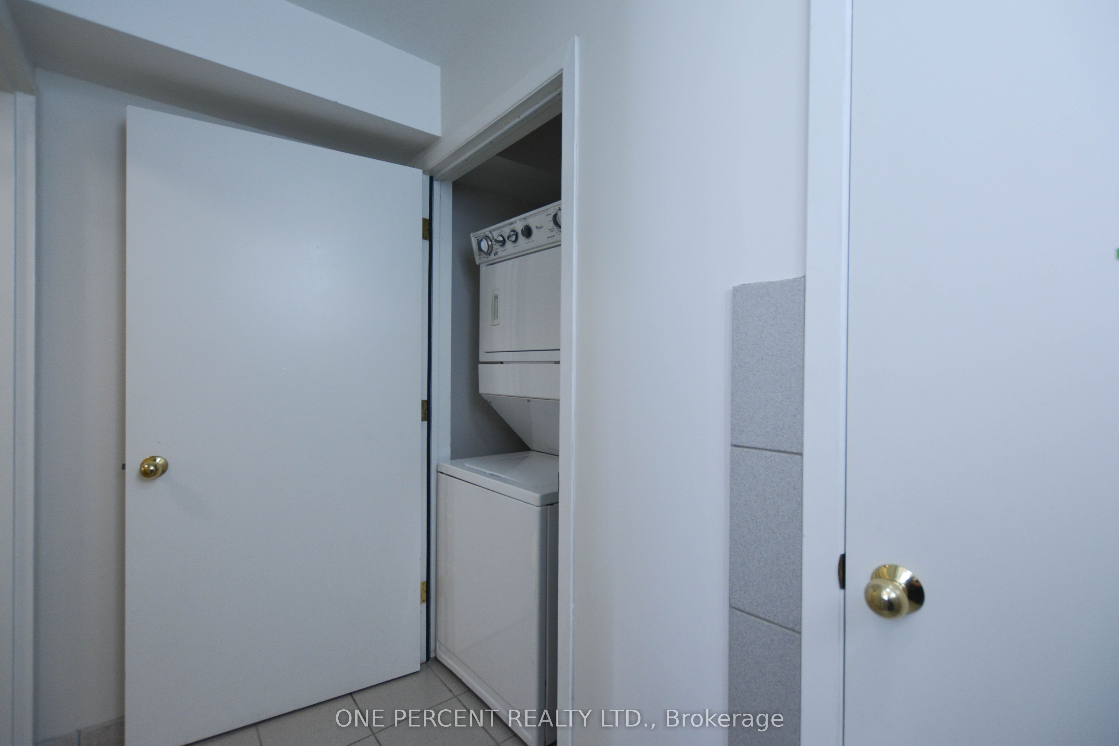 204 Sheppard Avenue W Property Photo 34
