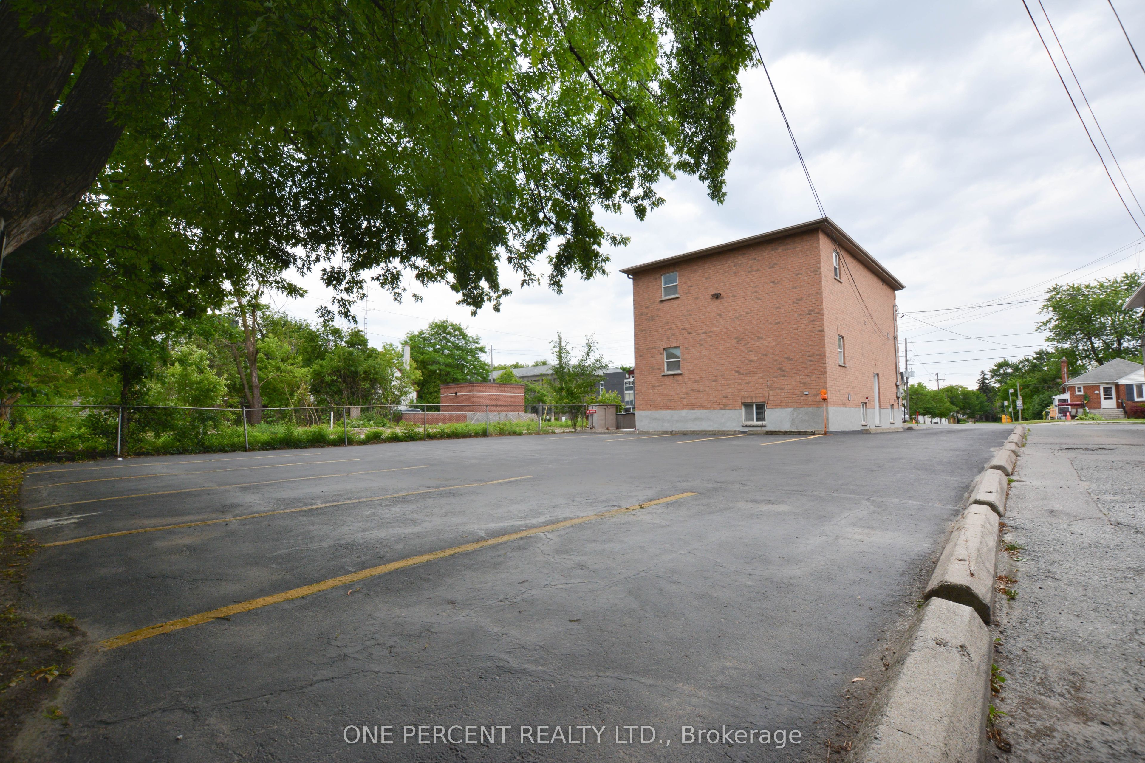 204 Sheppard Avenue W Property Photo 45