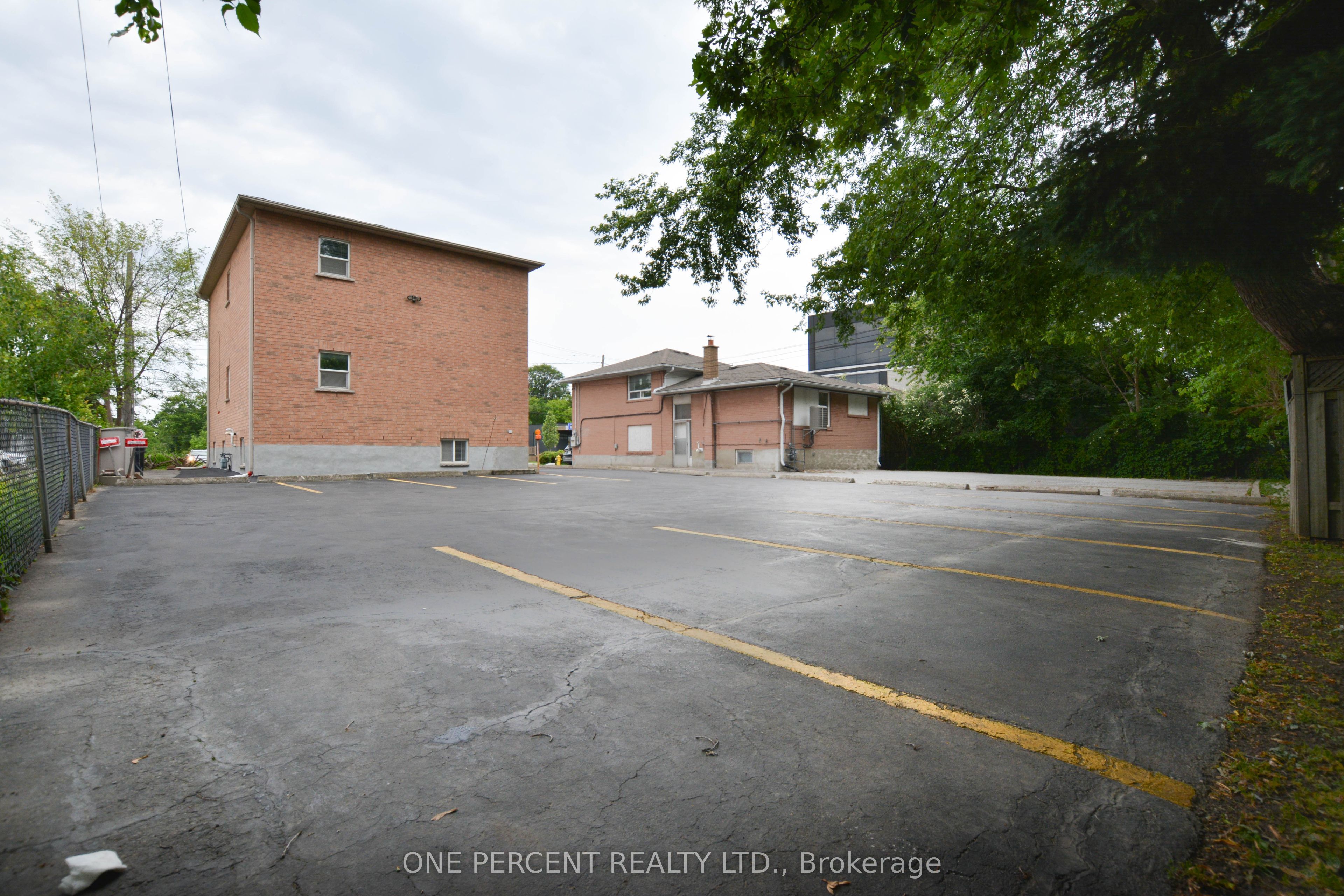 204 Sheppard Avenue W Property Photo 46