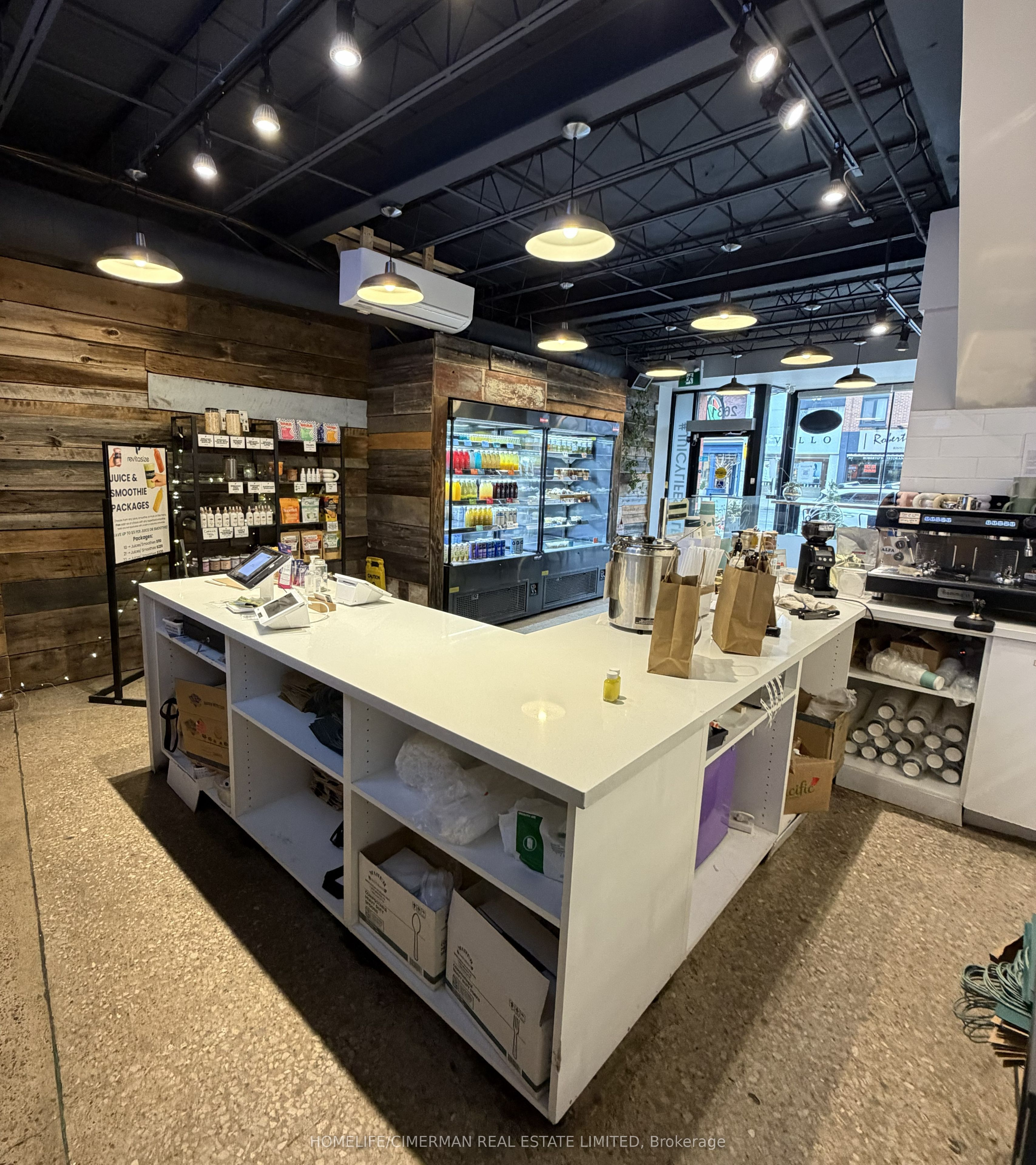 2631 Yonge Street Property Photo 5