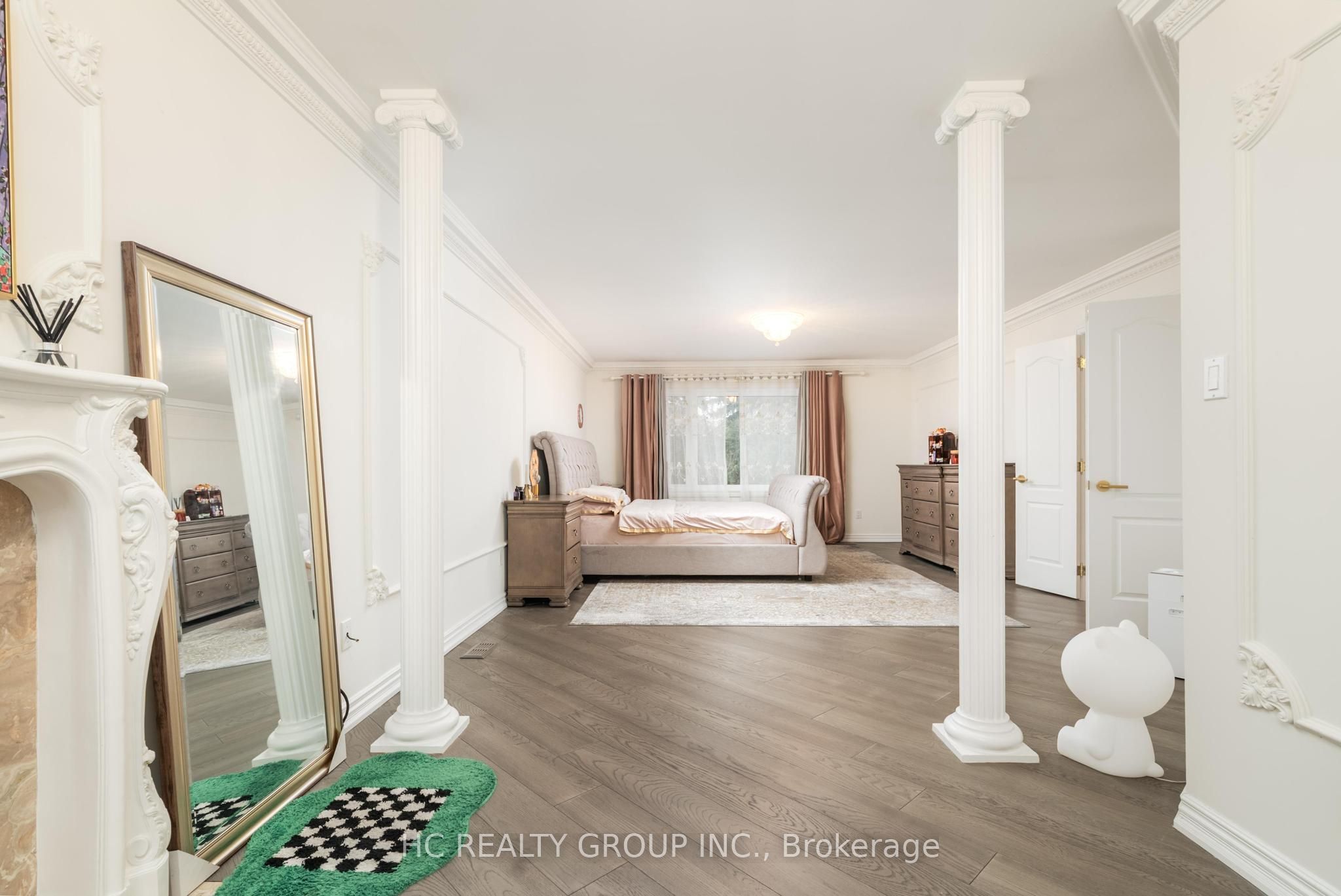 C13808360 Property Photo 24