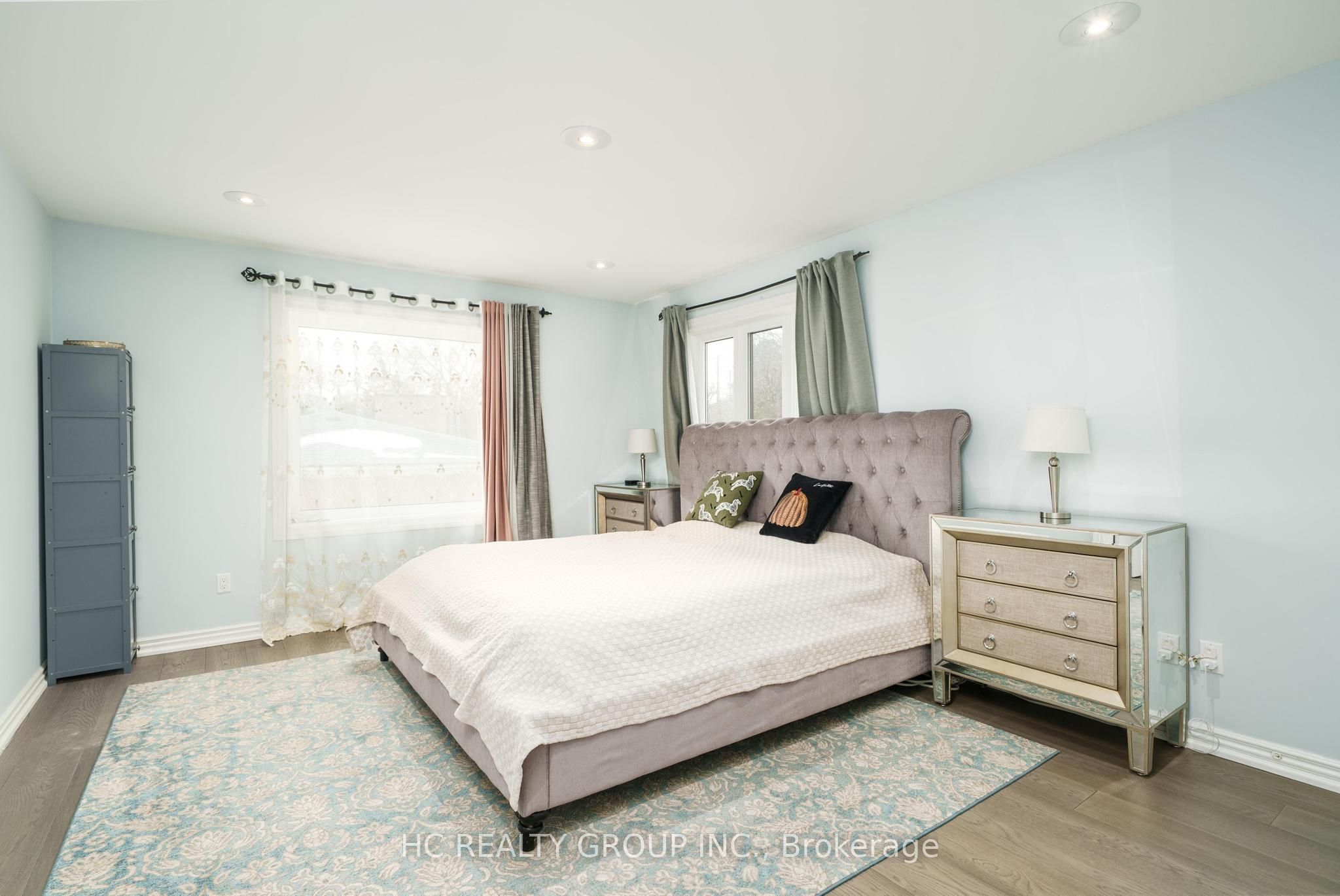 C13808360 Property Photo 31