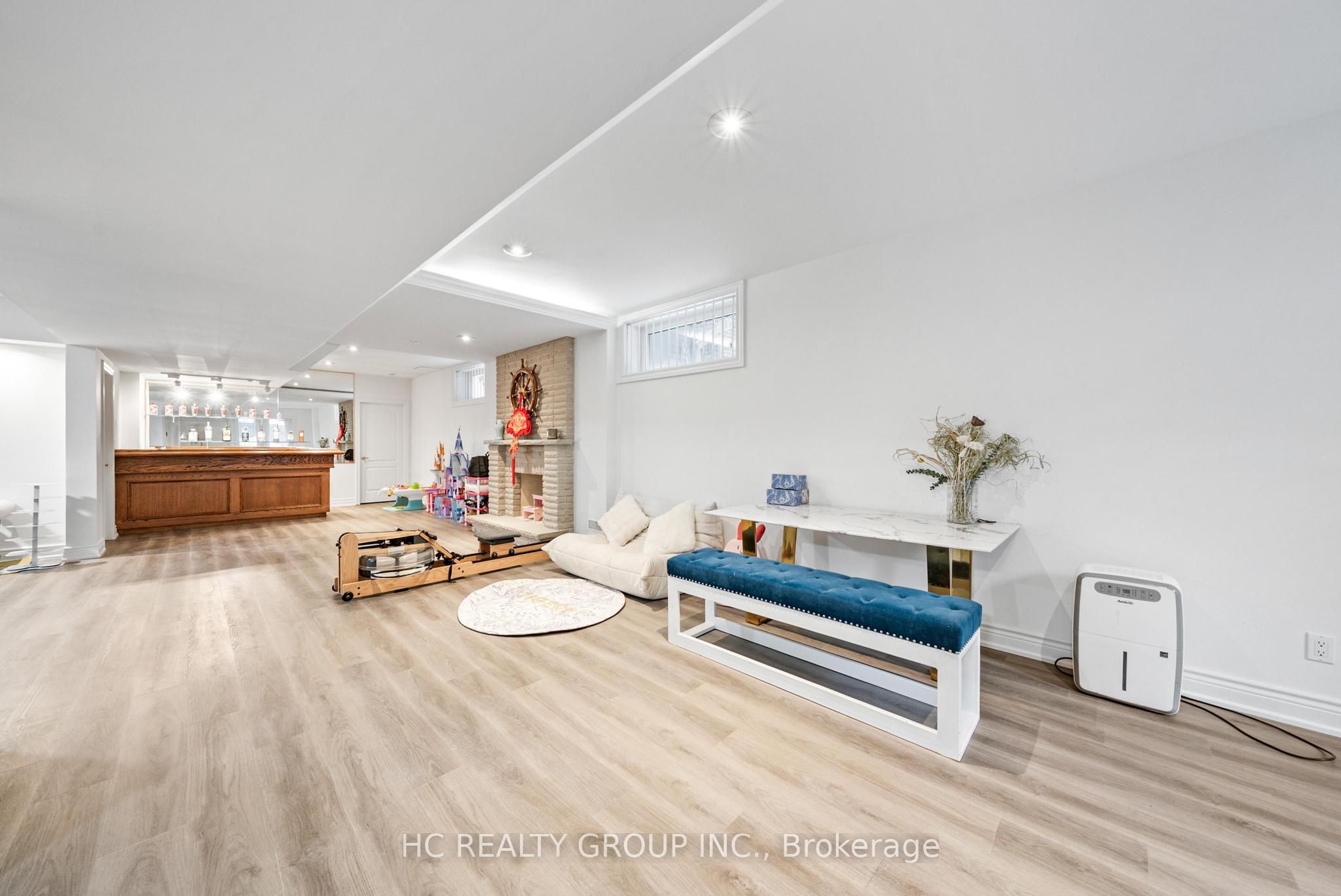 C13808360 Property Photo 33