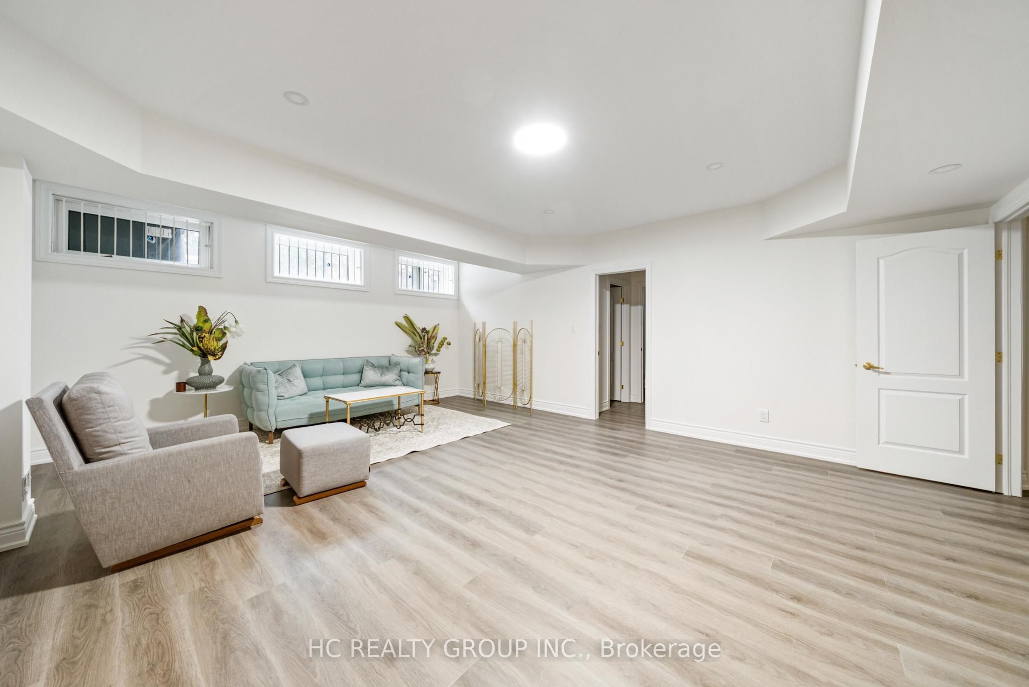 C13808360 Property Photo 34