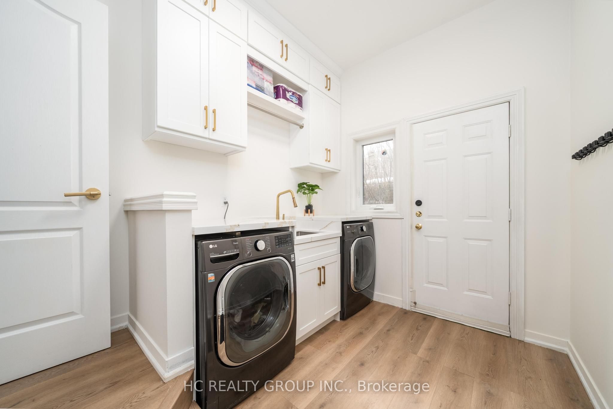 C13808360 Property Photo 35