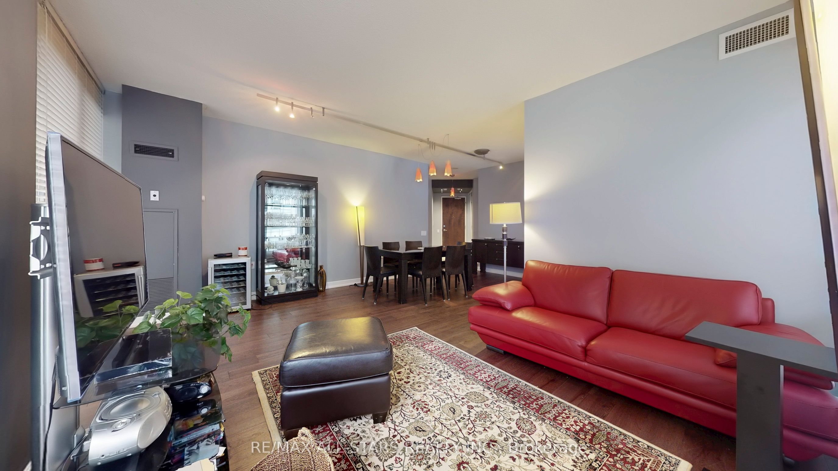 85 Bloor Street E 611 Property Photo 3