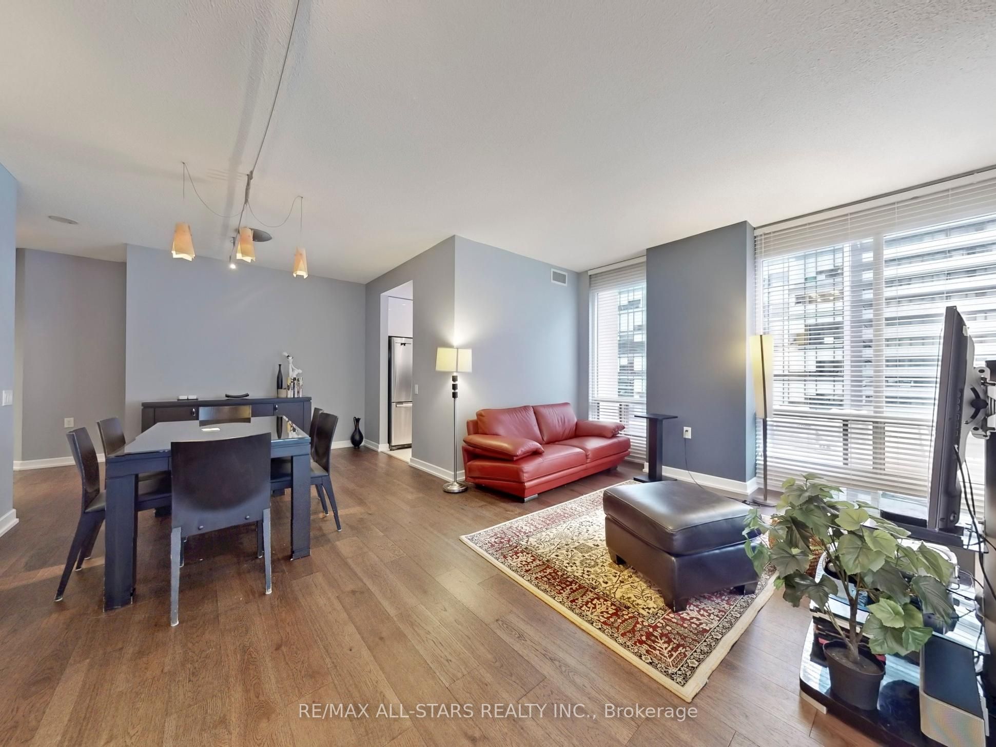 85 Bloor Street E 611 Property Photo 4