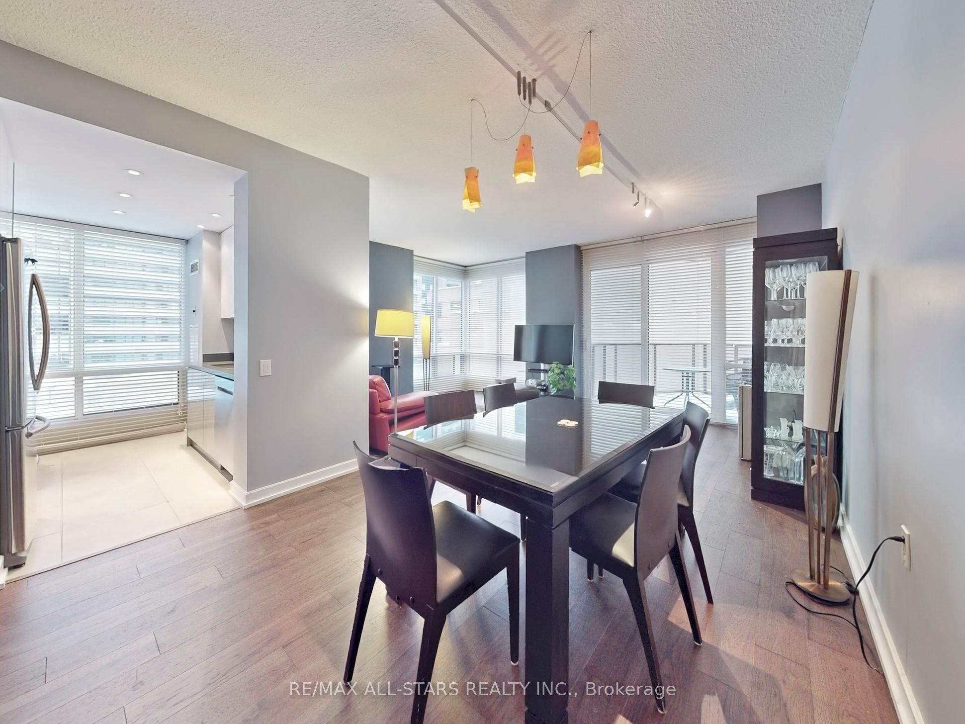 85 Bloor Street E 611 Property Photo 7
