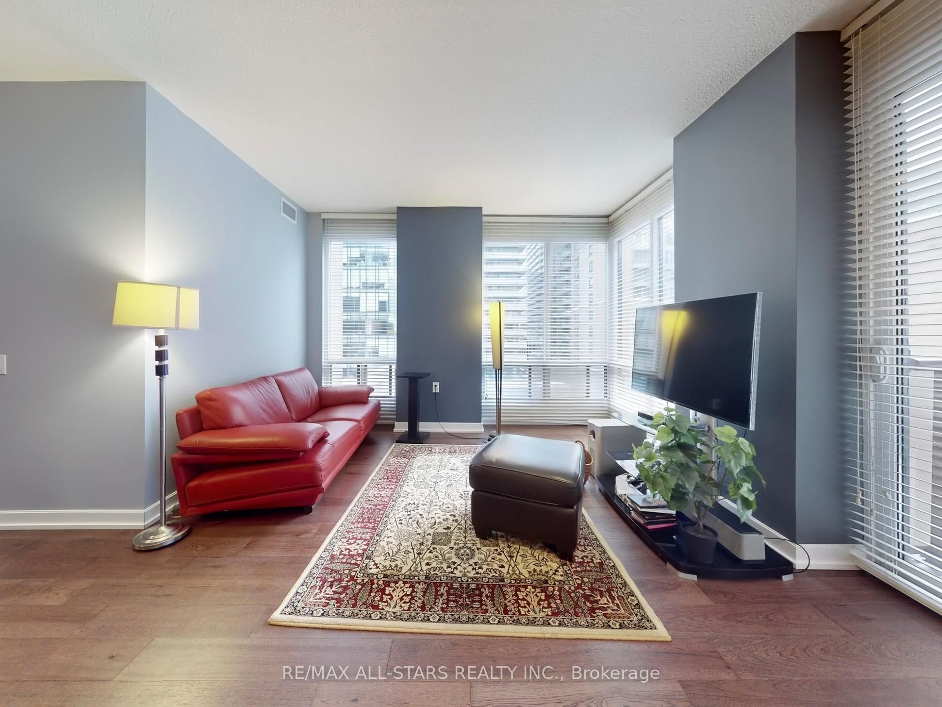 85 Bloor Street E 611 Property Photo 8