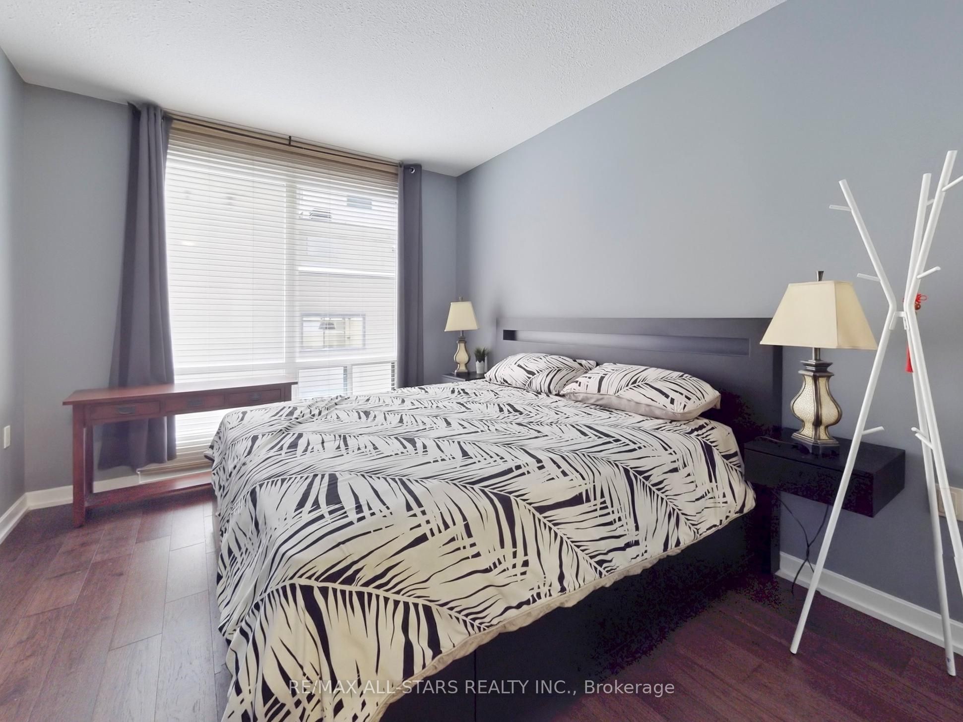 85 Bloor Street E 611 Property Photo 12