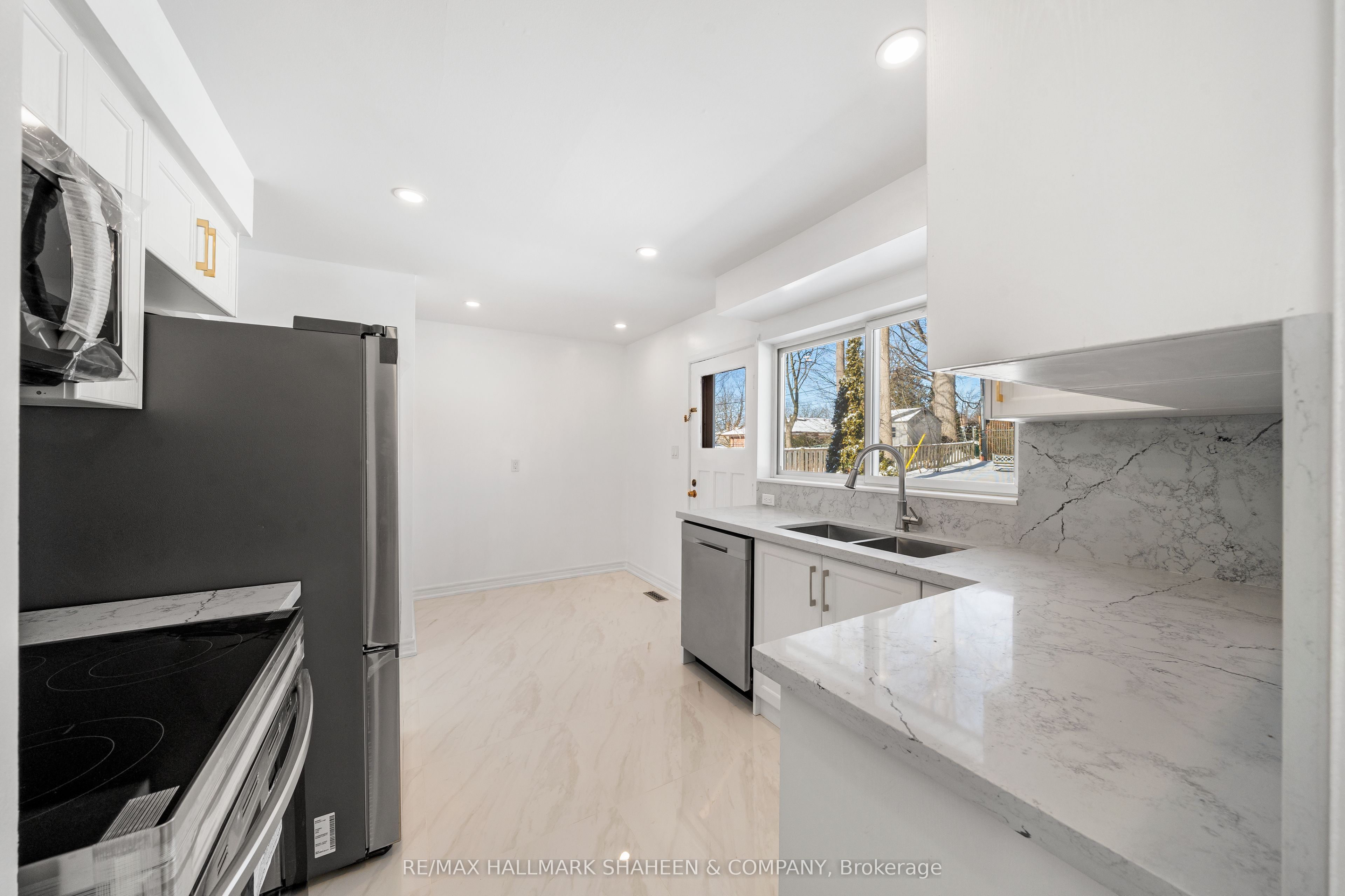 96 Rameau Drive Main Property Photo 6