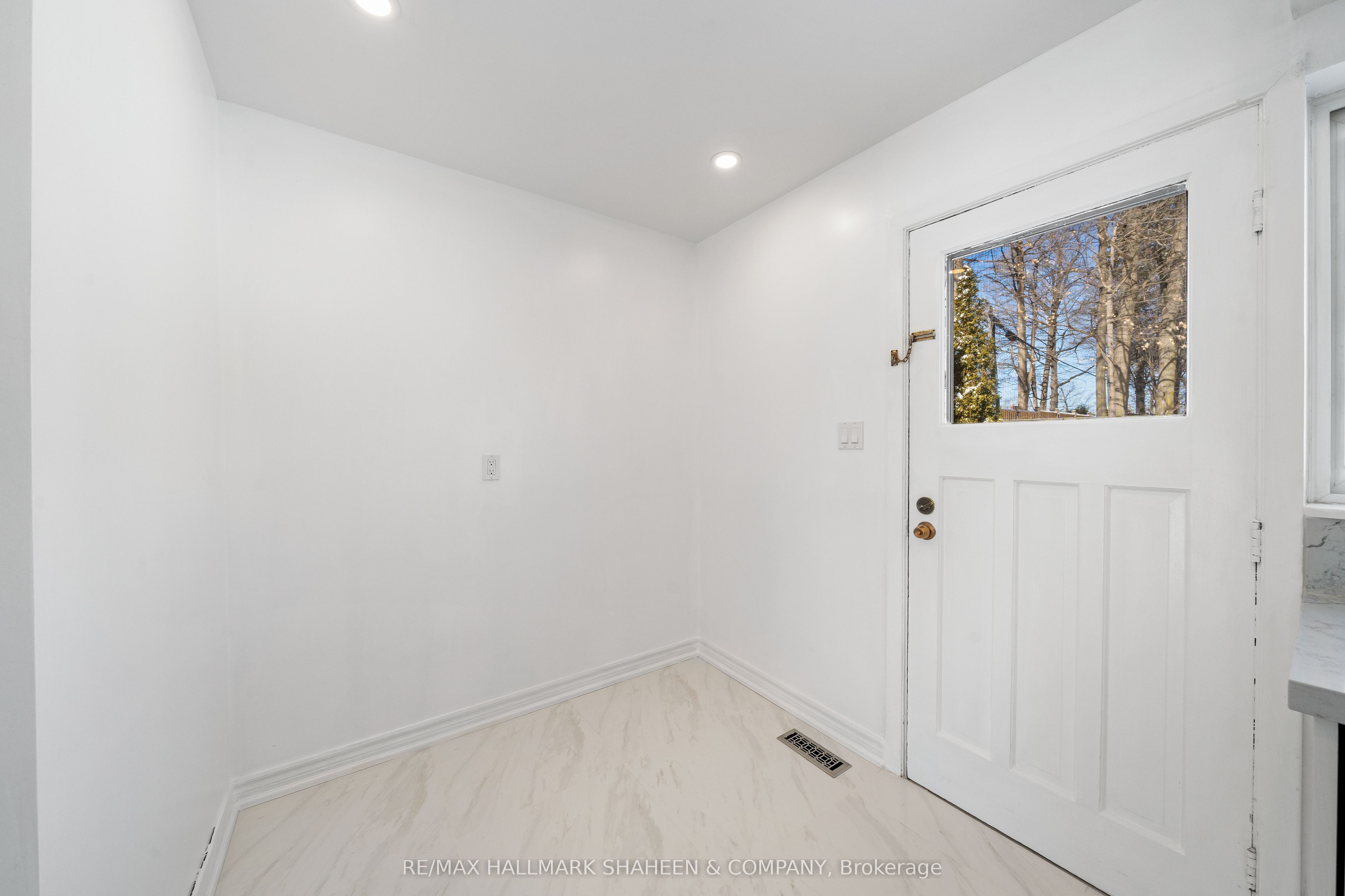 96 Rameau Drive Main Property Photo 7