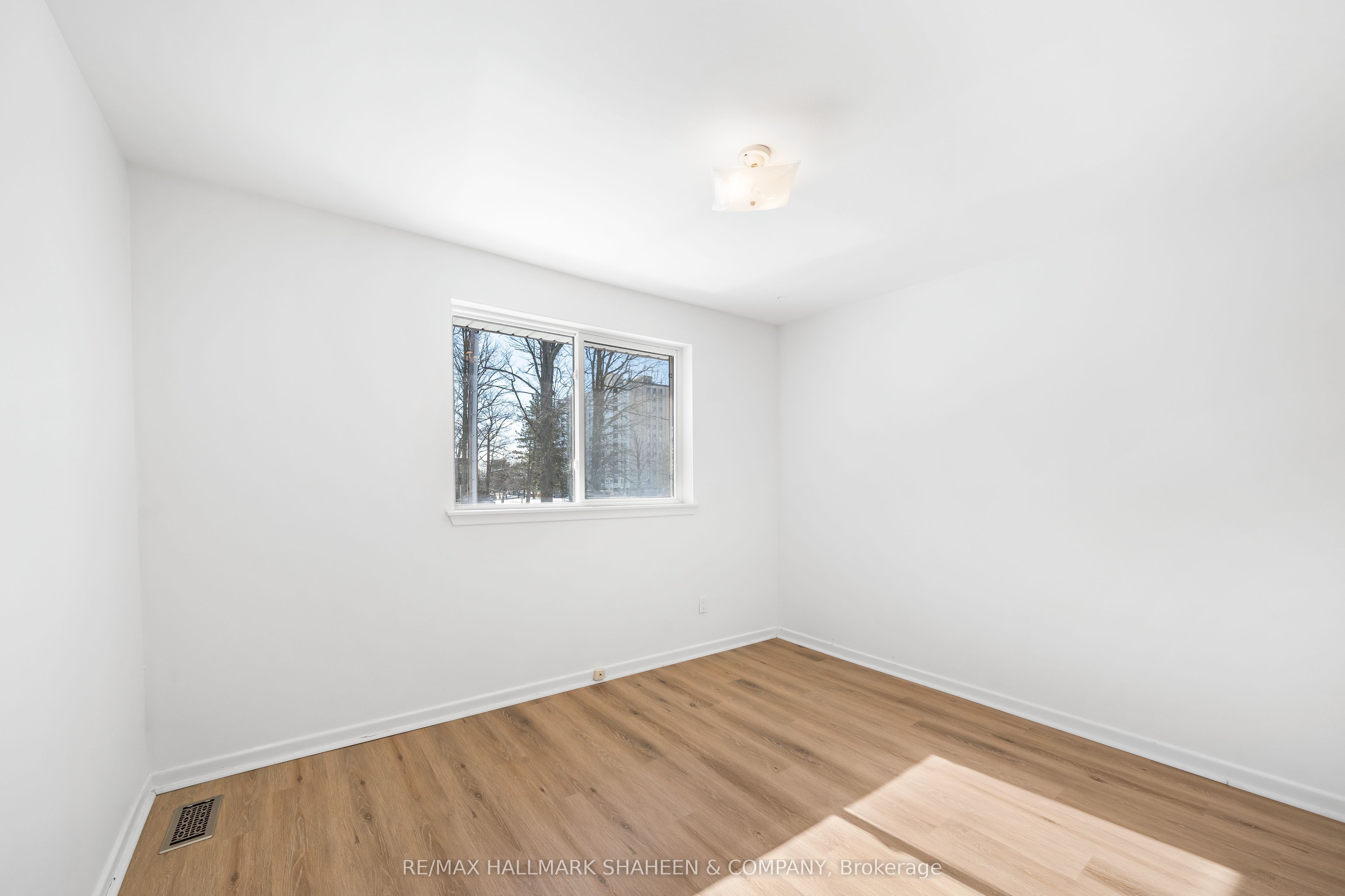 96 Rameau Drive Main Property Photo 18