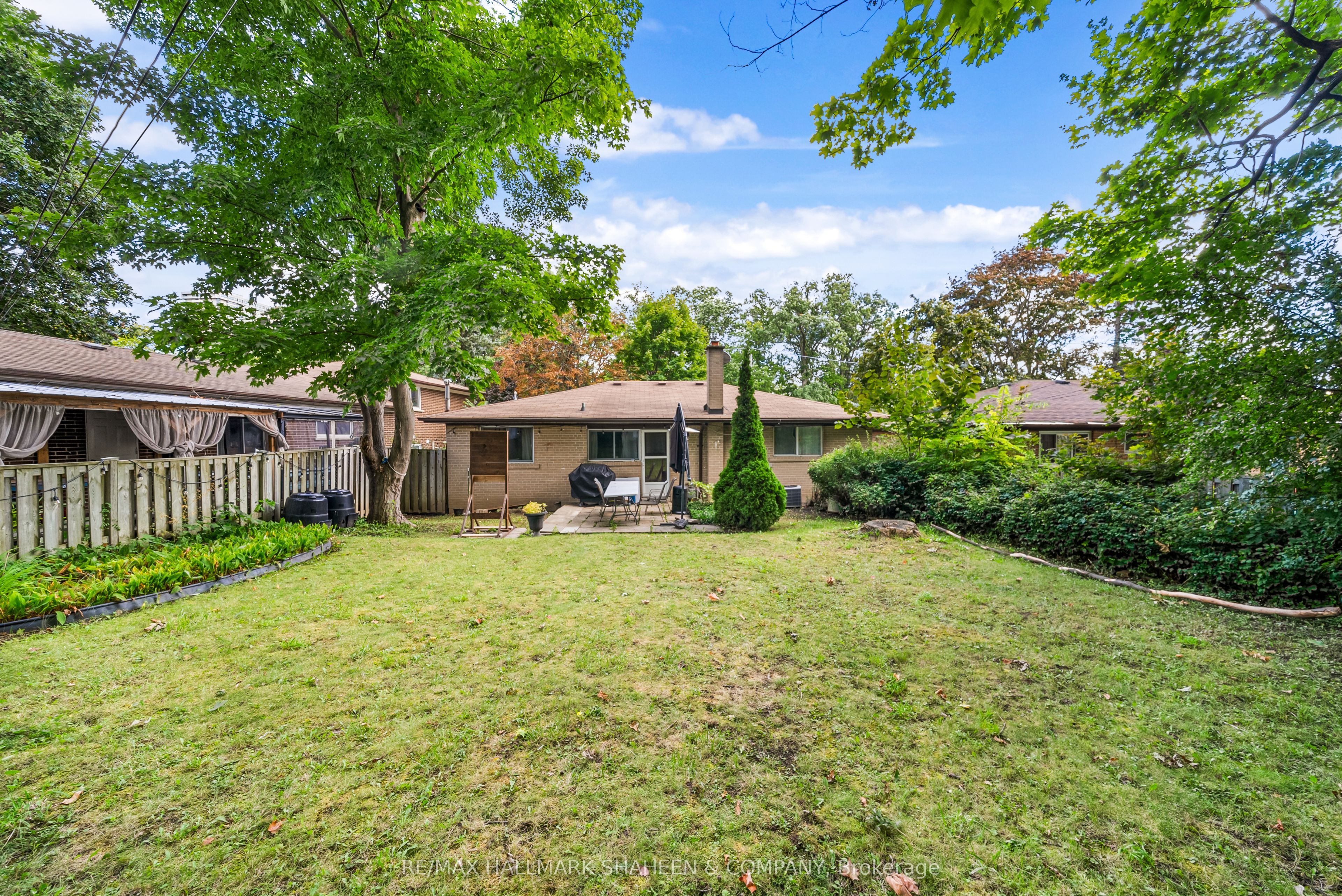 96 Rameau Drive Main Property Photo 29