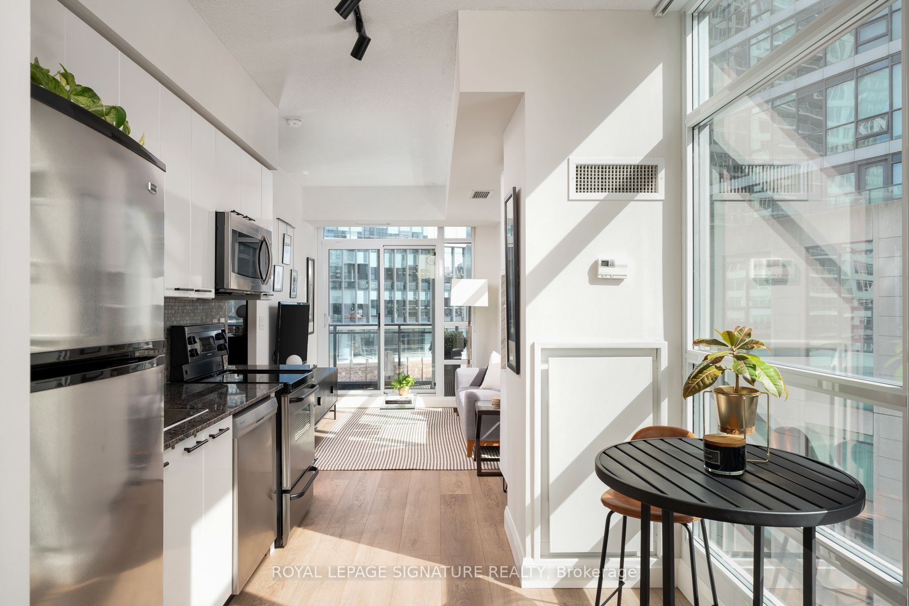 15 Bruyeres Mews 804 Property Photo 1