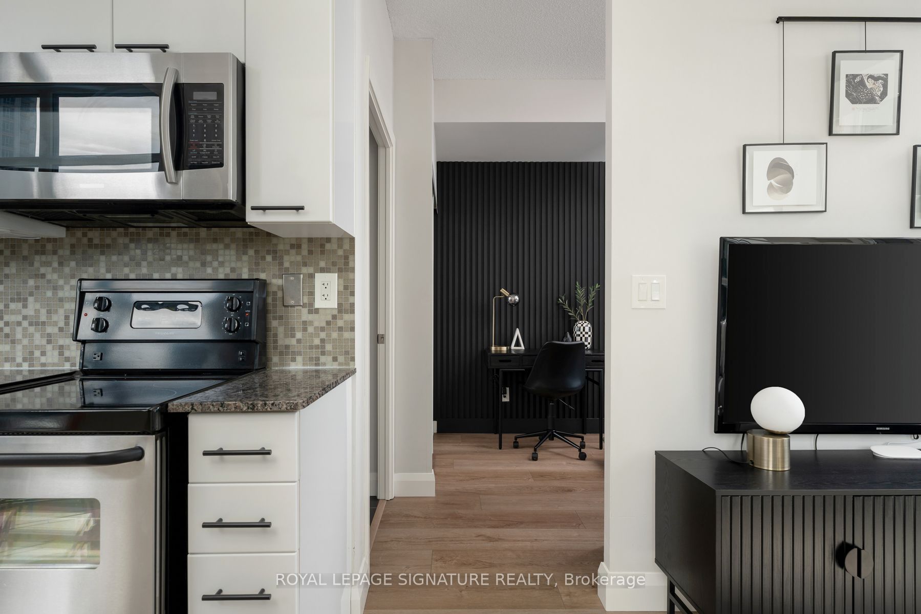 15 Bruyeres Mews 804 Property Photo 12