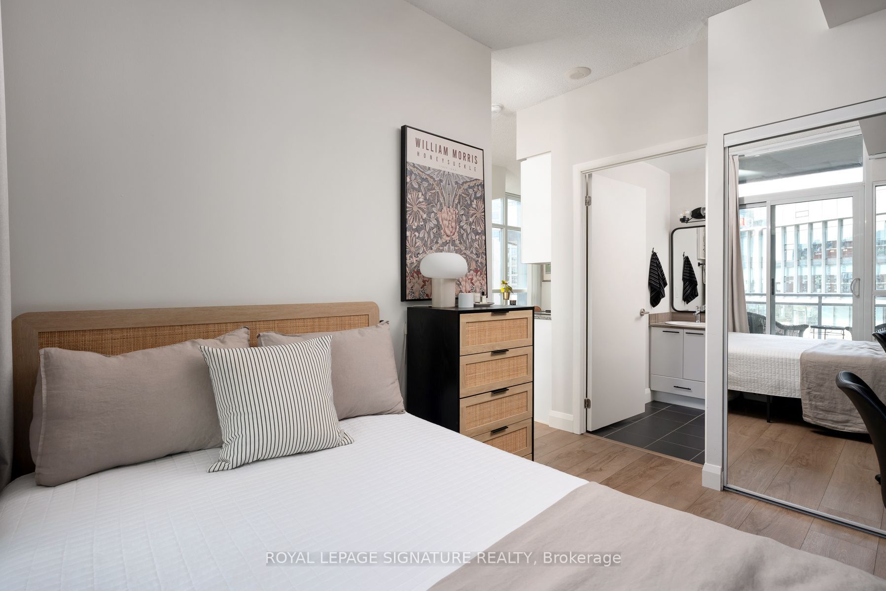 15 Bruyeres Mews 804 Property Photo 16