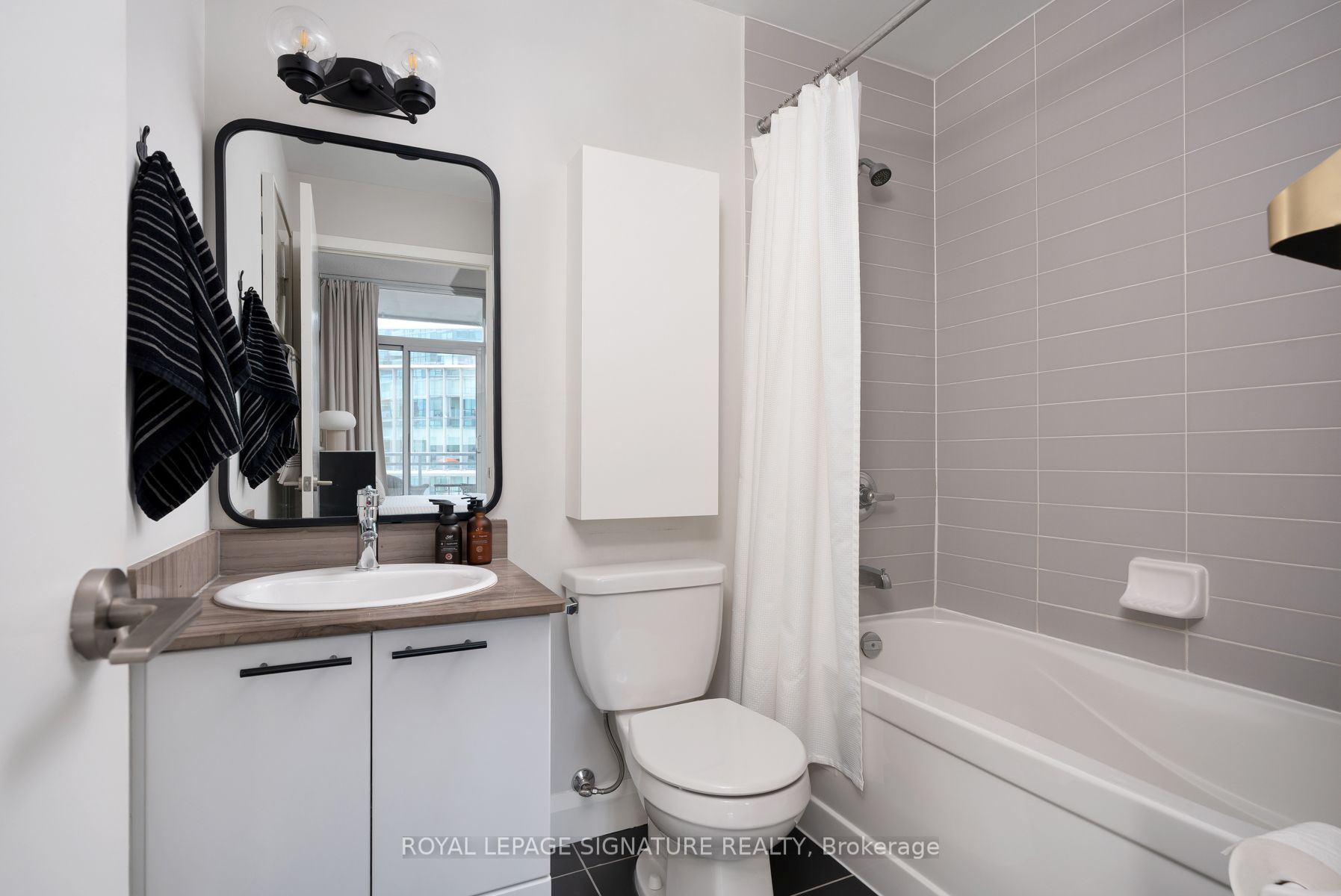 15 Bruyeres Mews 804 Property Photo 17