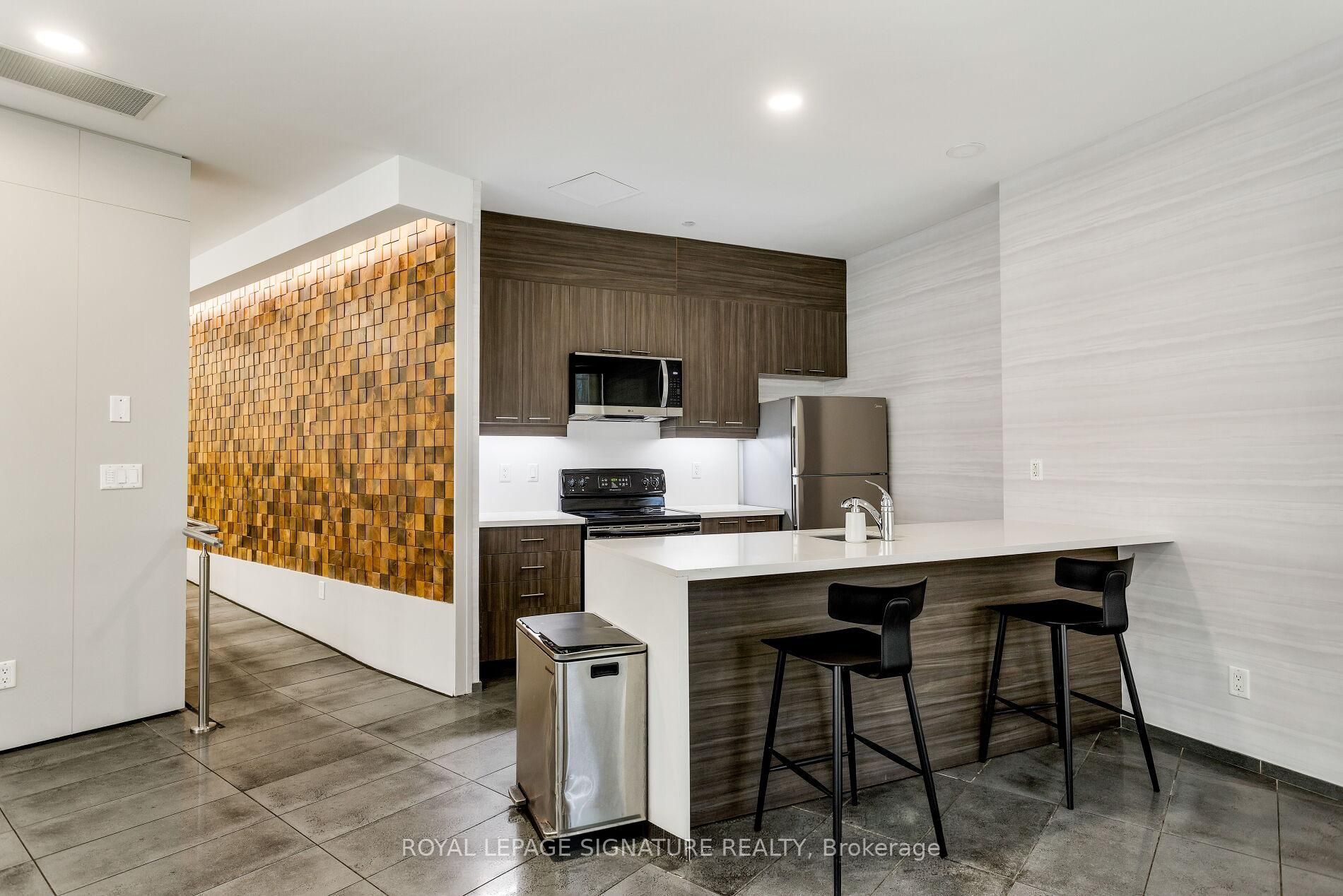 15 Bruyeres Mews 804 Property Photo 27