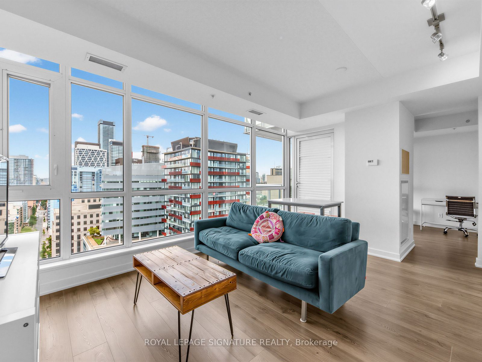 199 Richmond Street W 2310 Property Photo 7