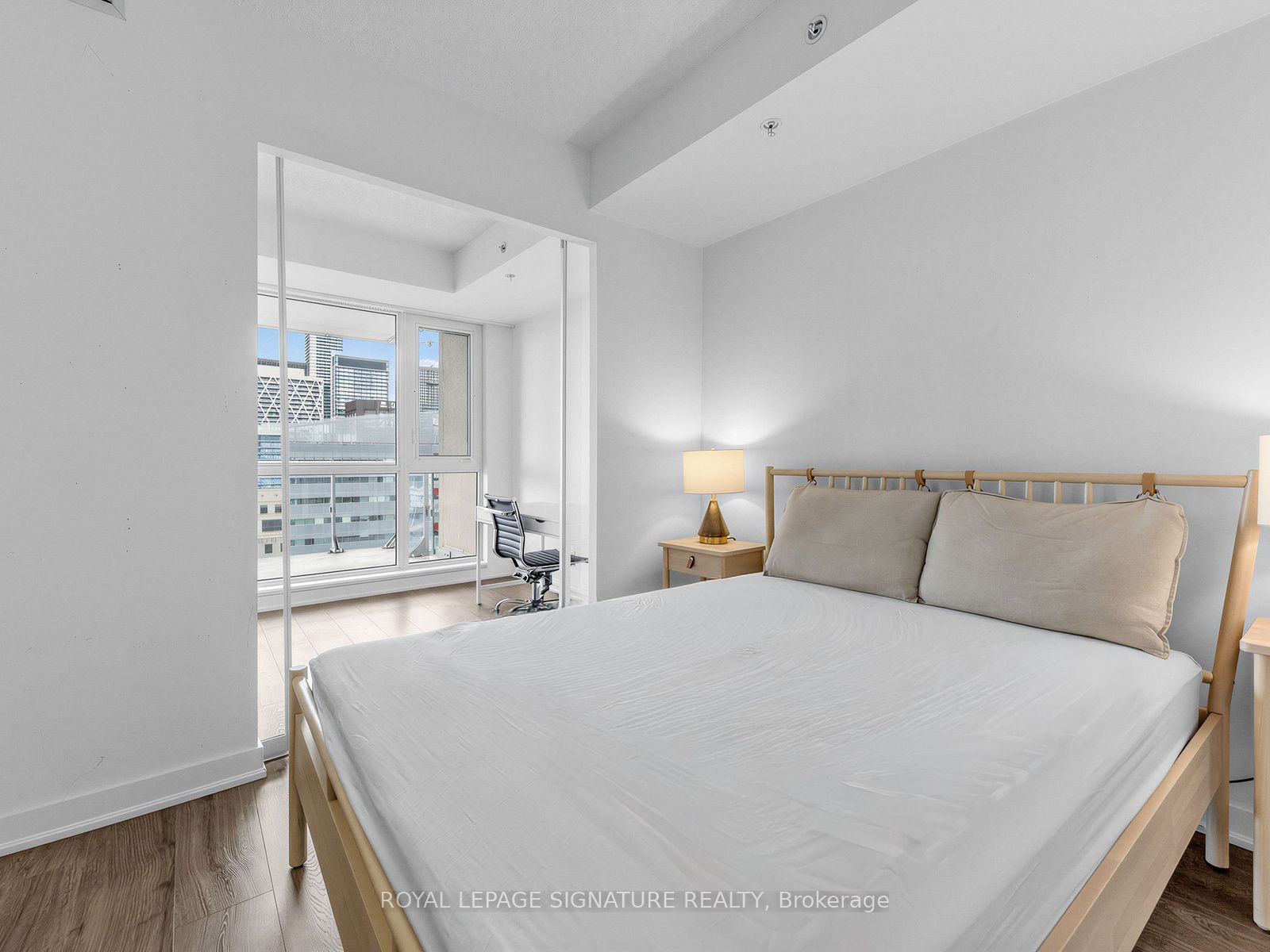 199 Richmond Street W 2310 Property Photo 15