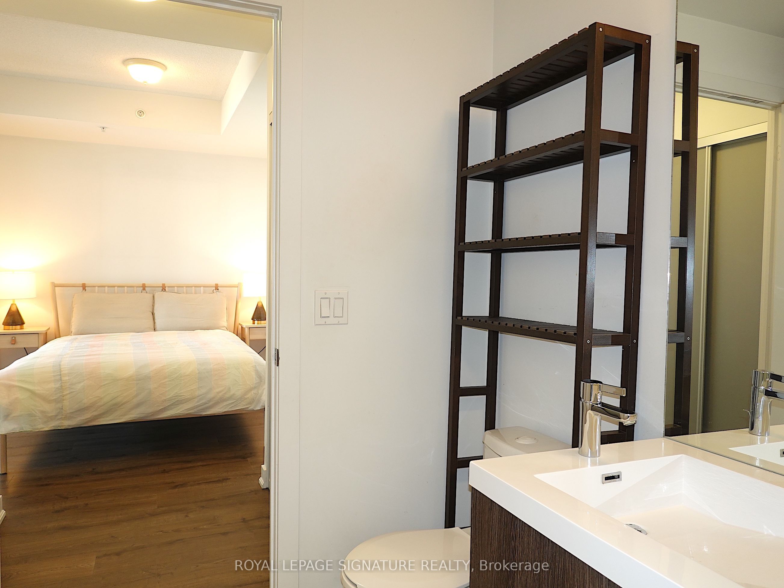 199 Richmond Street W 2310 Property Photo 18