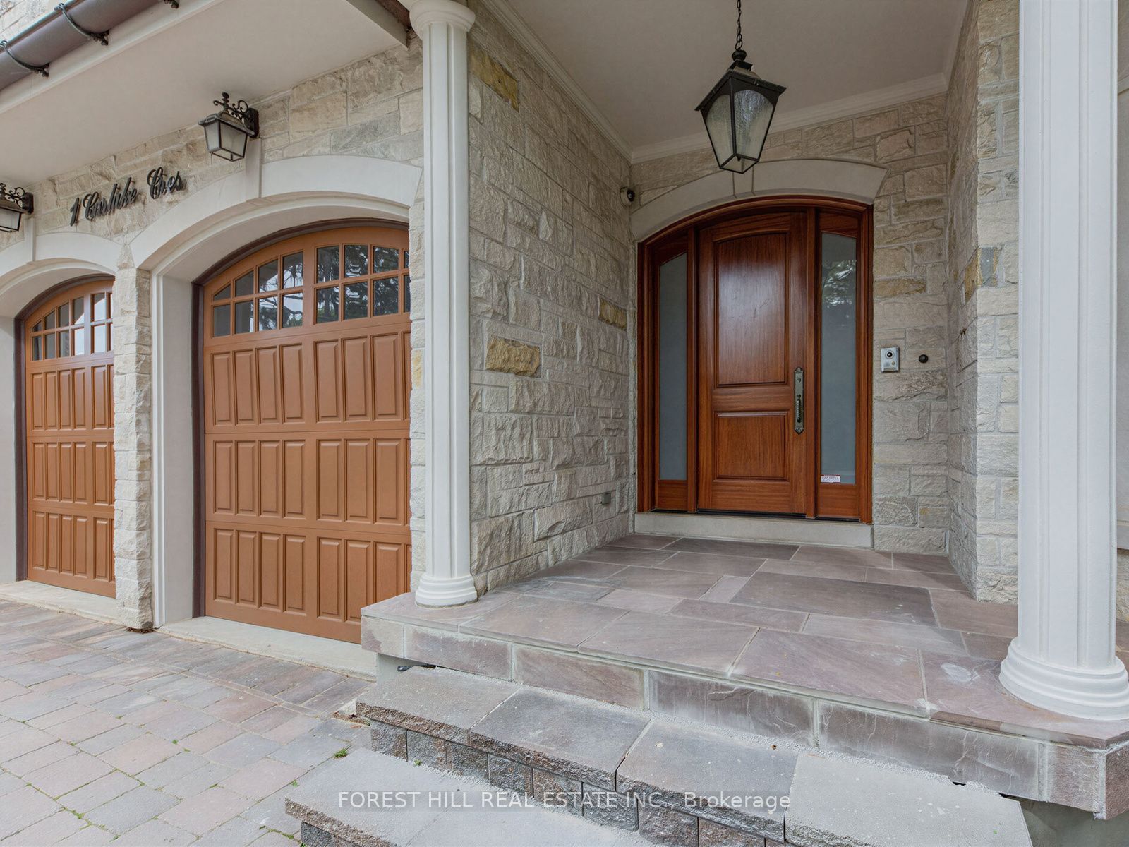 1b Carluke Crescent Property Photo 2