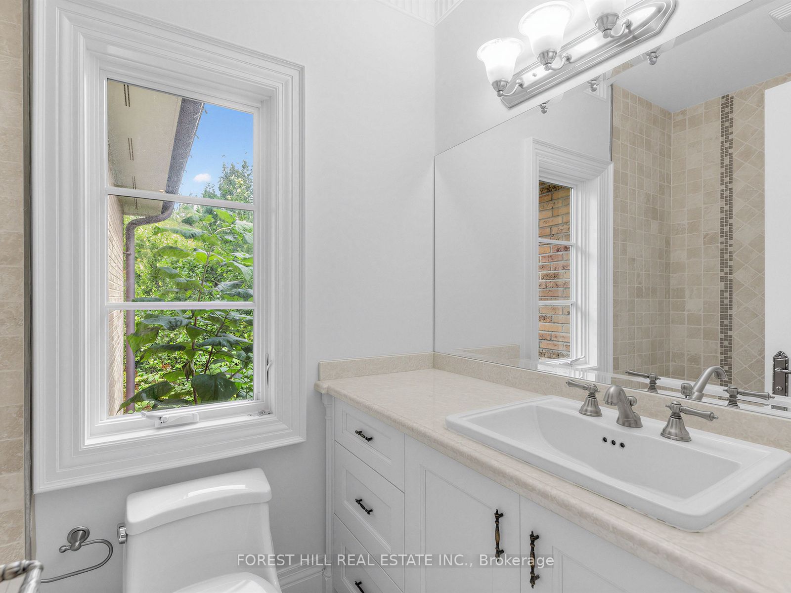 1b Carluke Crescent Property Photo 32