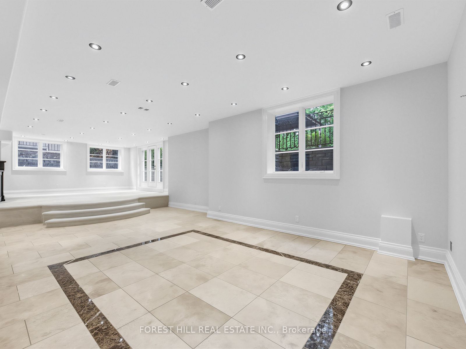 1b Carluke Crescent Property Photo 45
