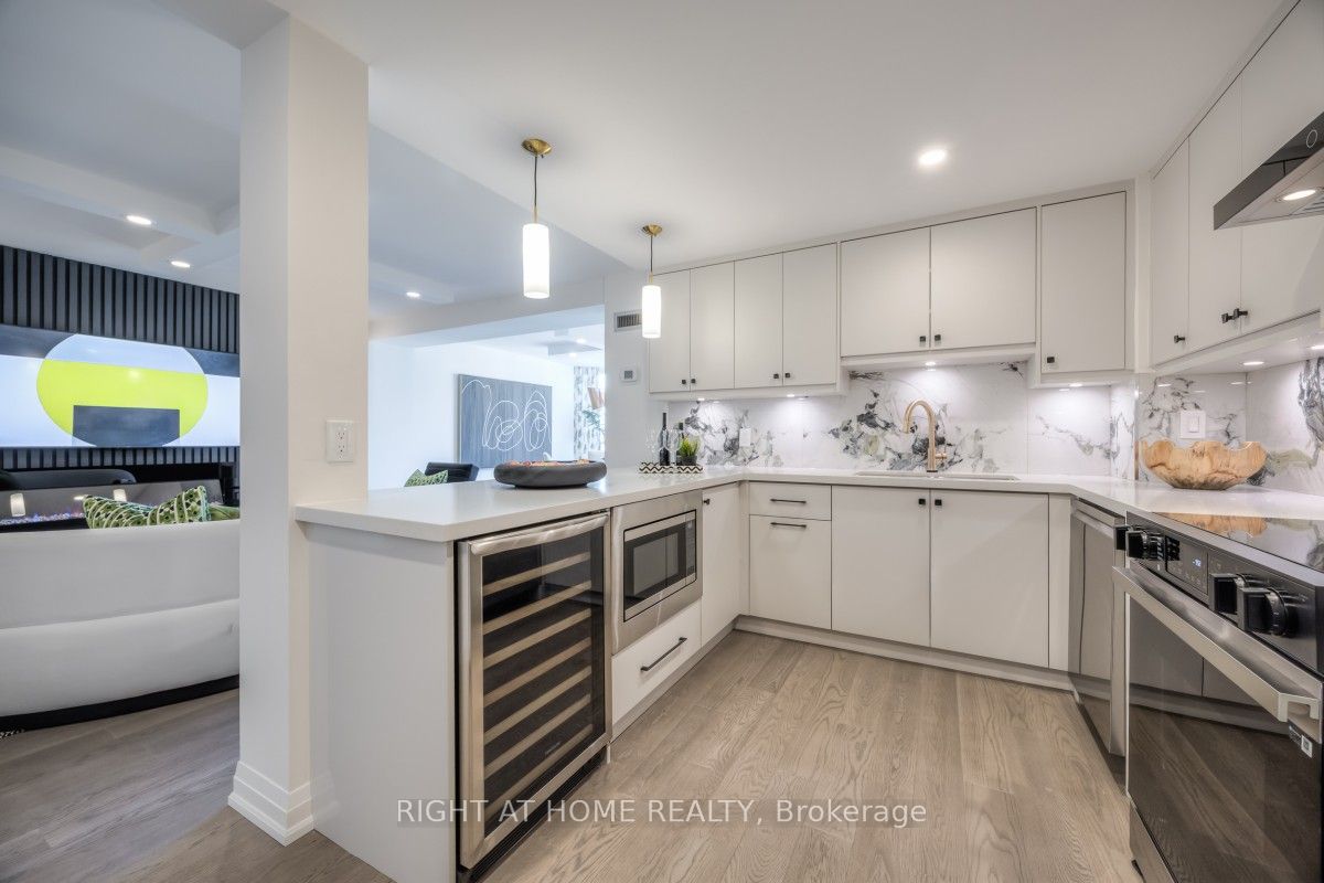 5444 Yonge Street 1810 Property Photo 12
