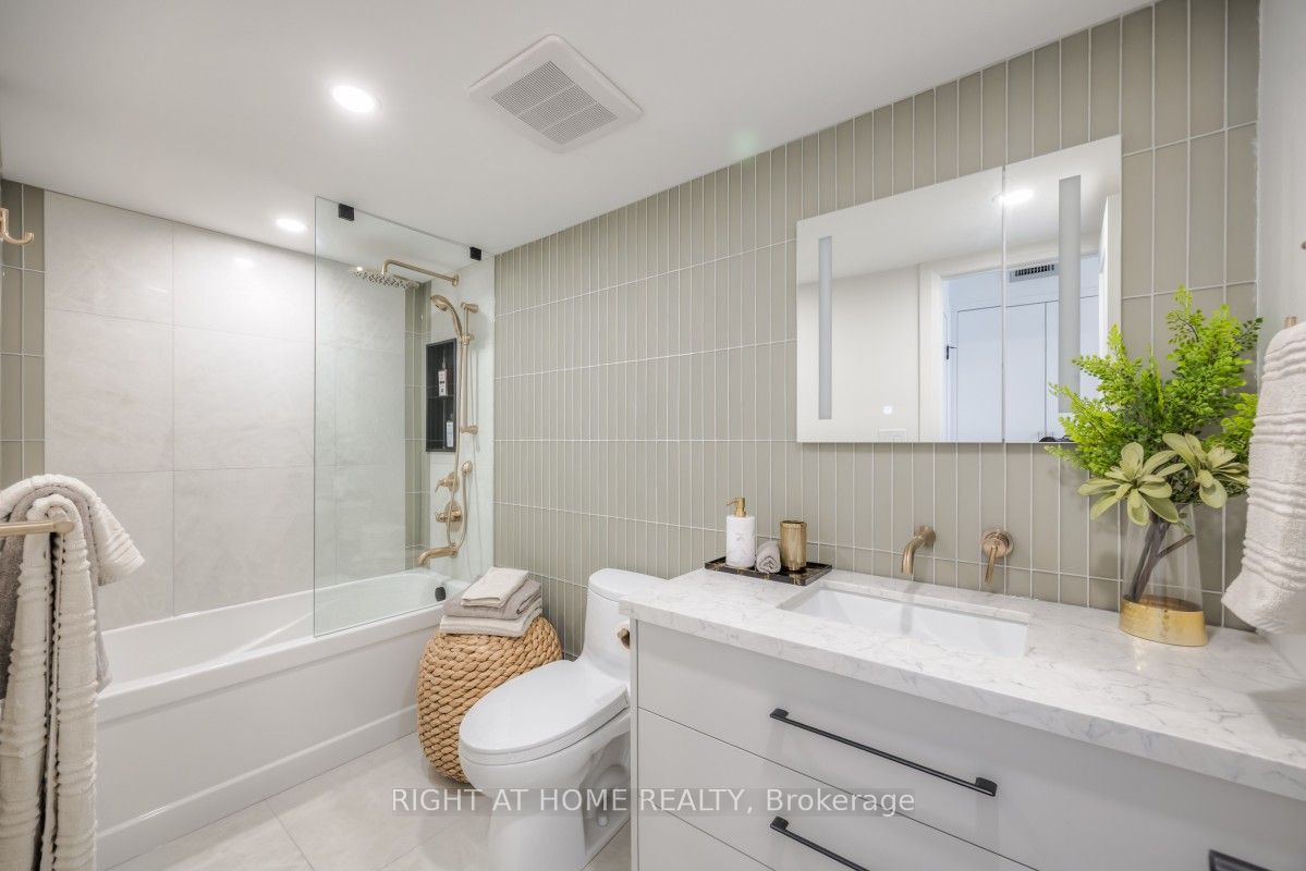 5444 Yonge Street 1810 Property Photo 27