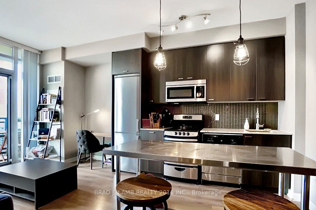 775 King Street W 809