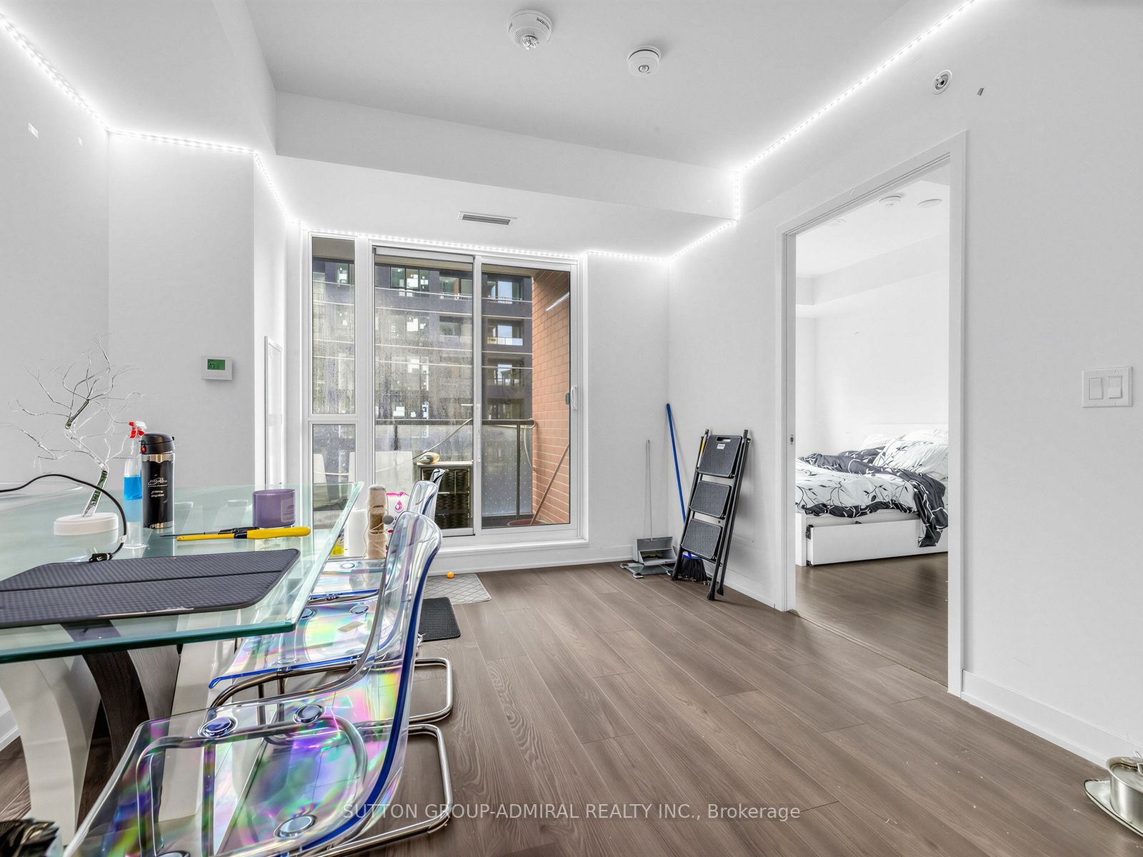 31 Tippett Road 447 Property Photo 4