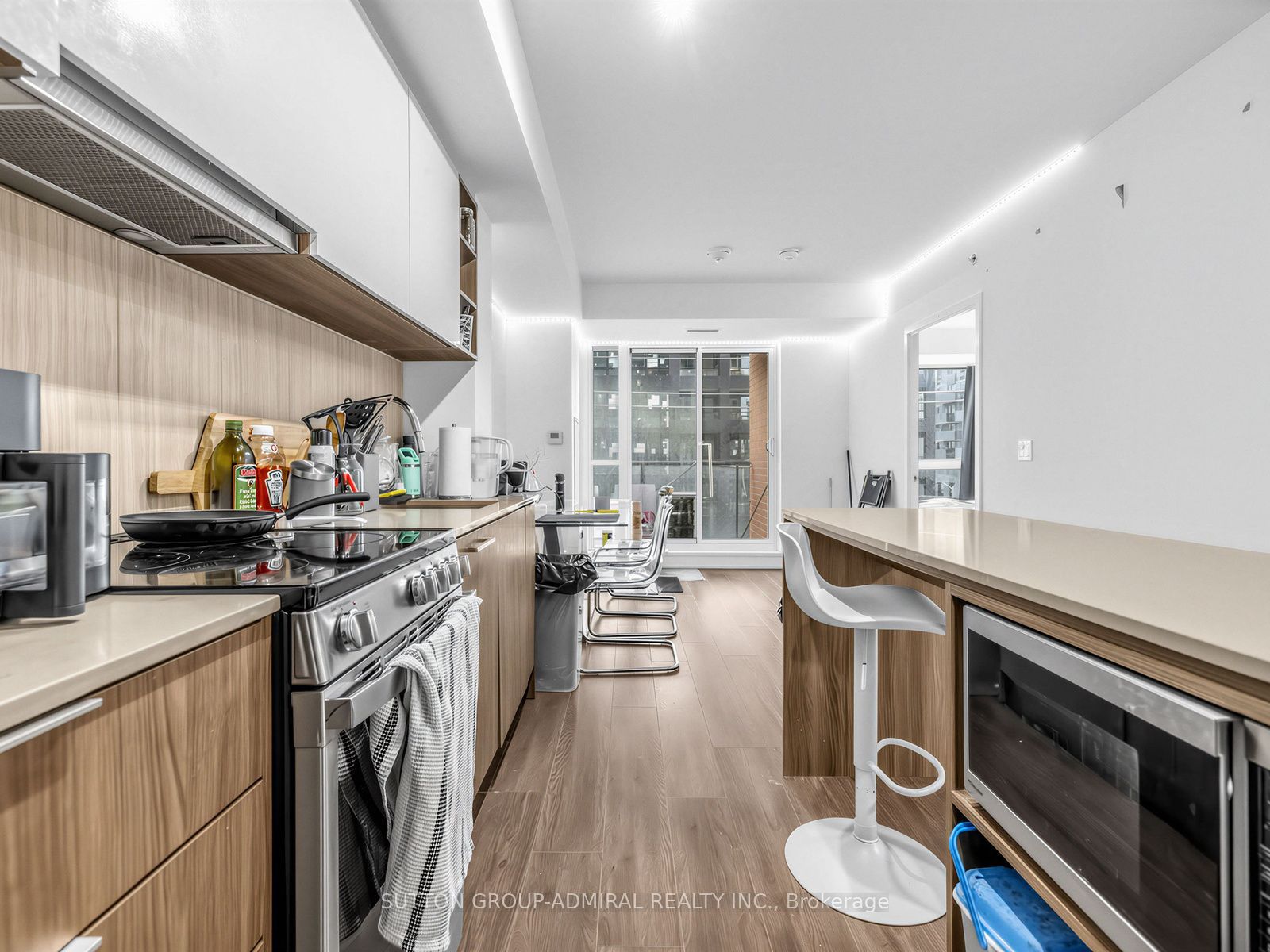 31 Tippett Road 447 Property Photo 10